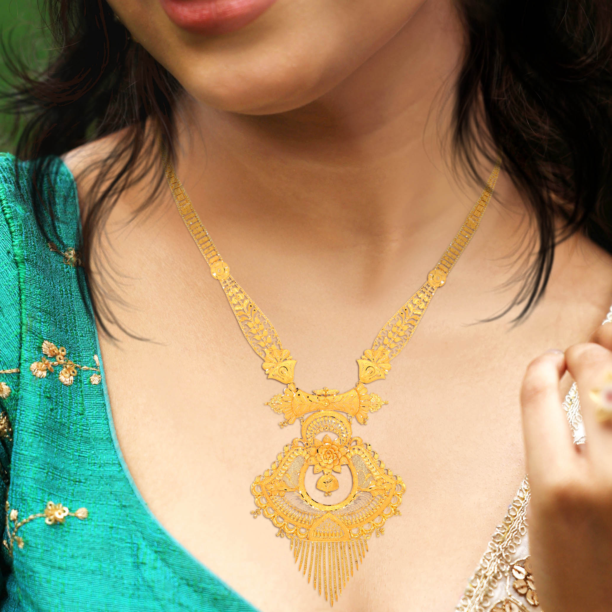 Regal Heritage Gold Necklace - Senco Gold and Diamonds