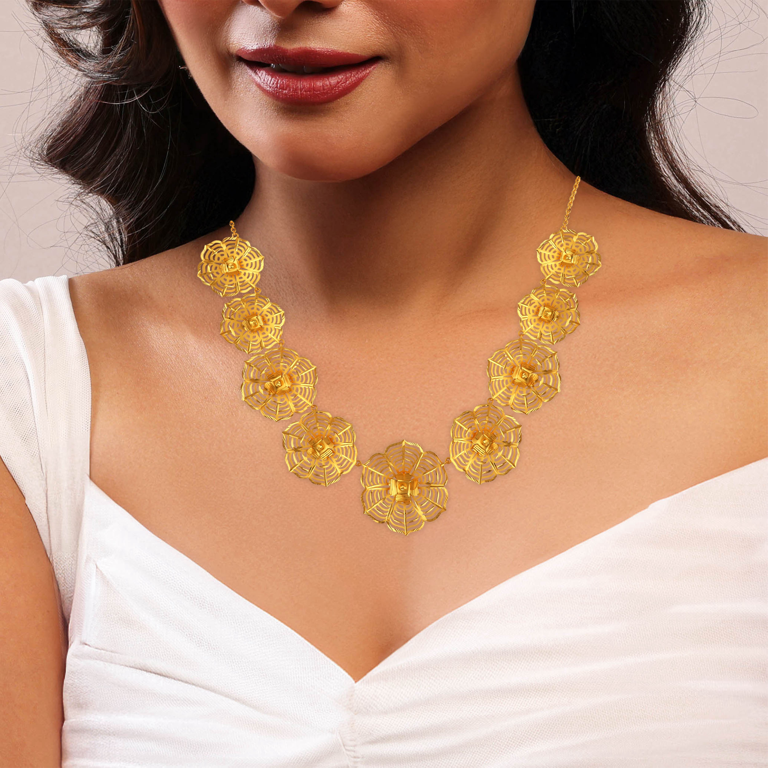 Rhythmic Floral Gold Necklace - Senco Gold and Diamonds