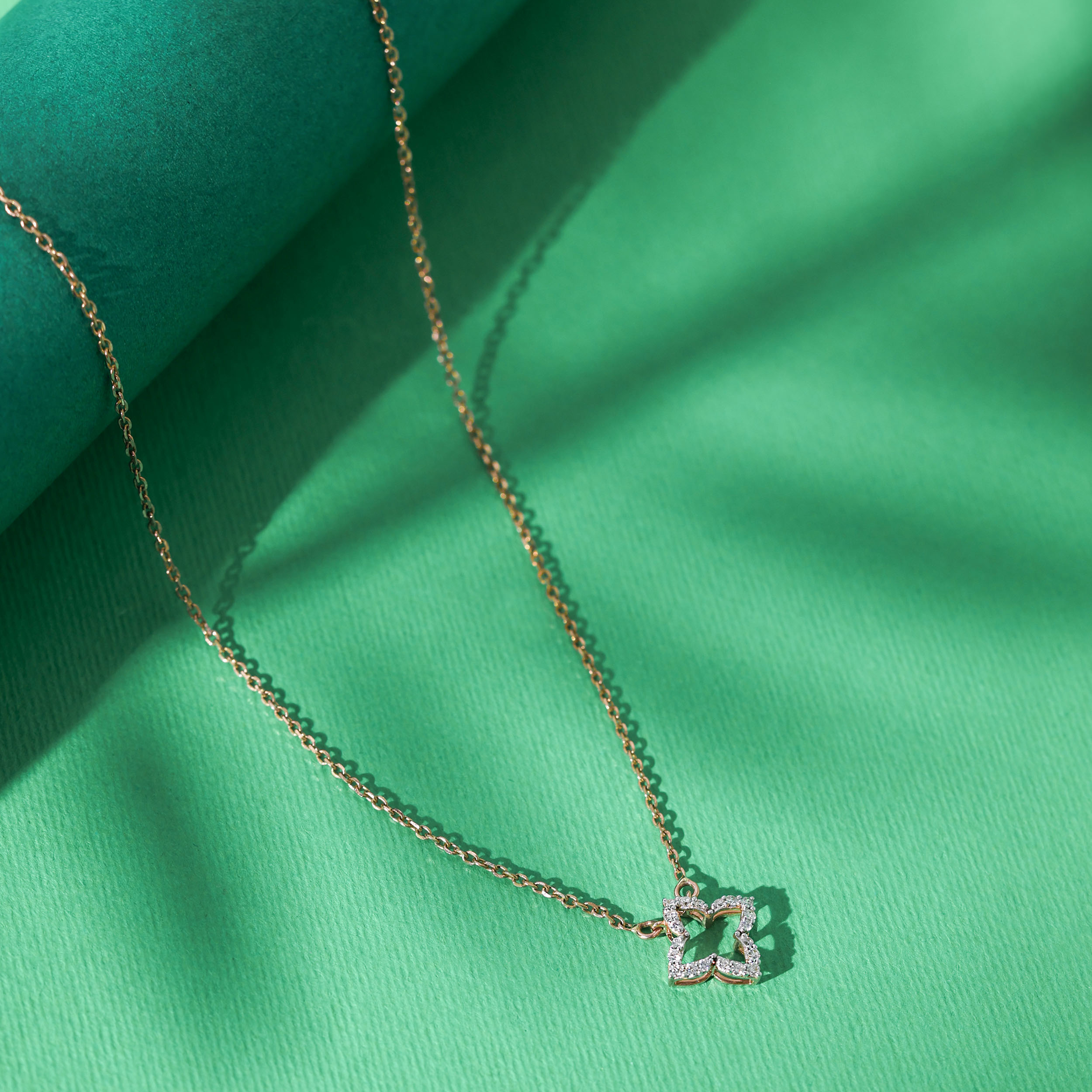 Ember Bloom Diamond Chain Pendant - Senco Gold and Diamonds