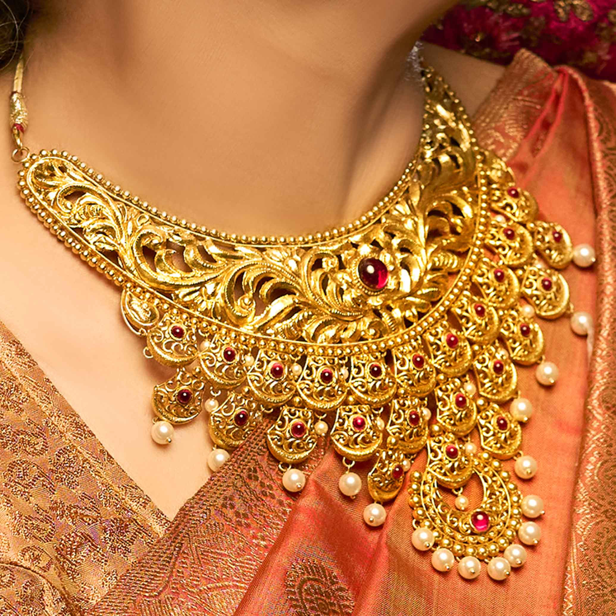 Queen's Grace Antique Gold Necklace - Senco Gold and Diamonds