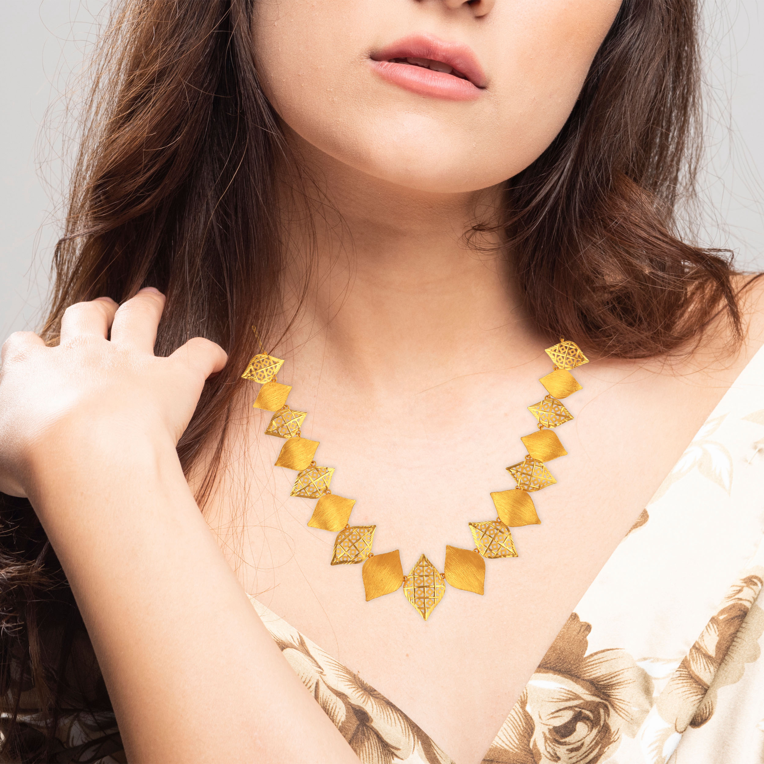 Ornate Leaffall Gold Necklace - Senco Gold and Diamonds