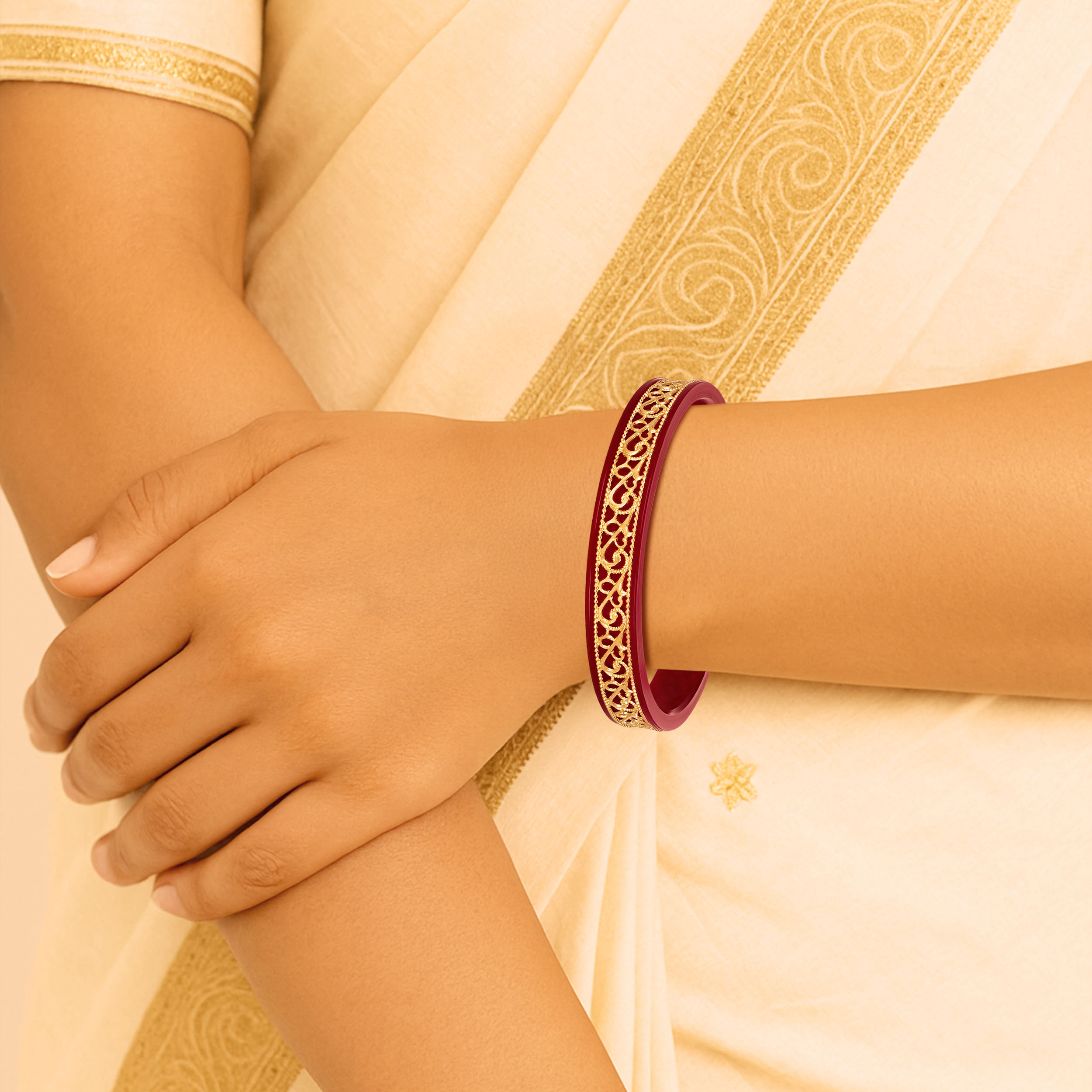 Ornate Vermillion Gold Pola Bangle - Senco Gold and Diamonds