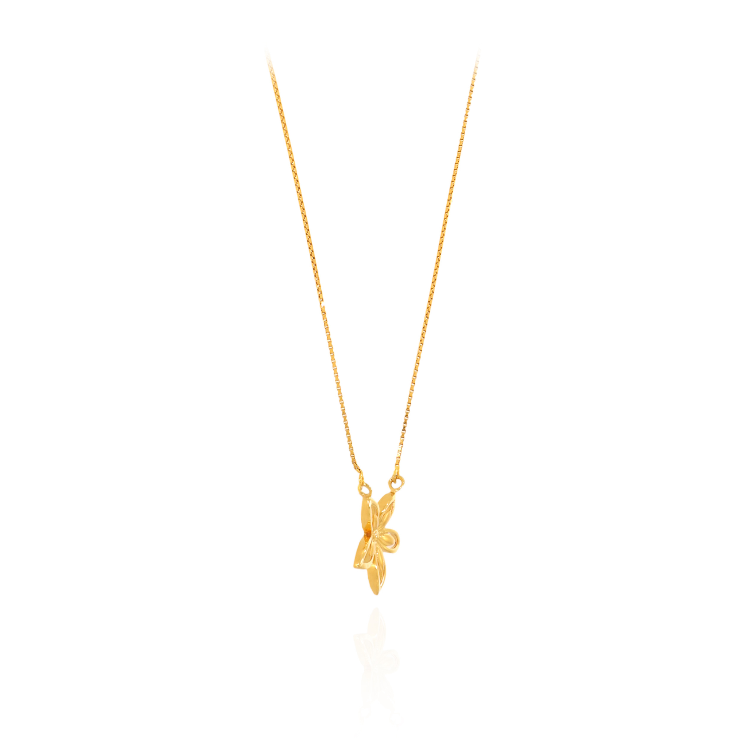 Luminous Petal Gold Chain Pendant - Senco Gold and Diamonds