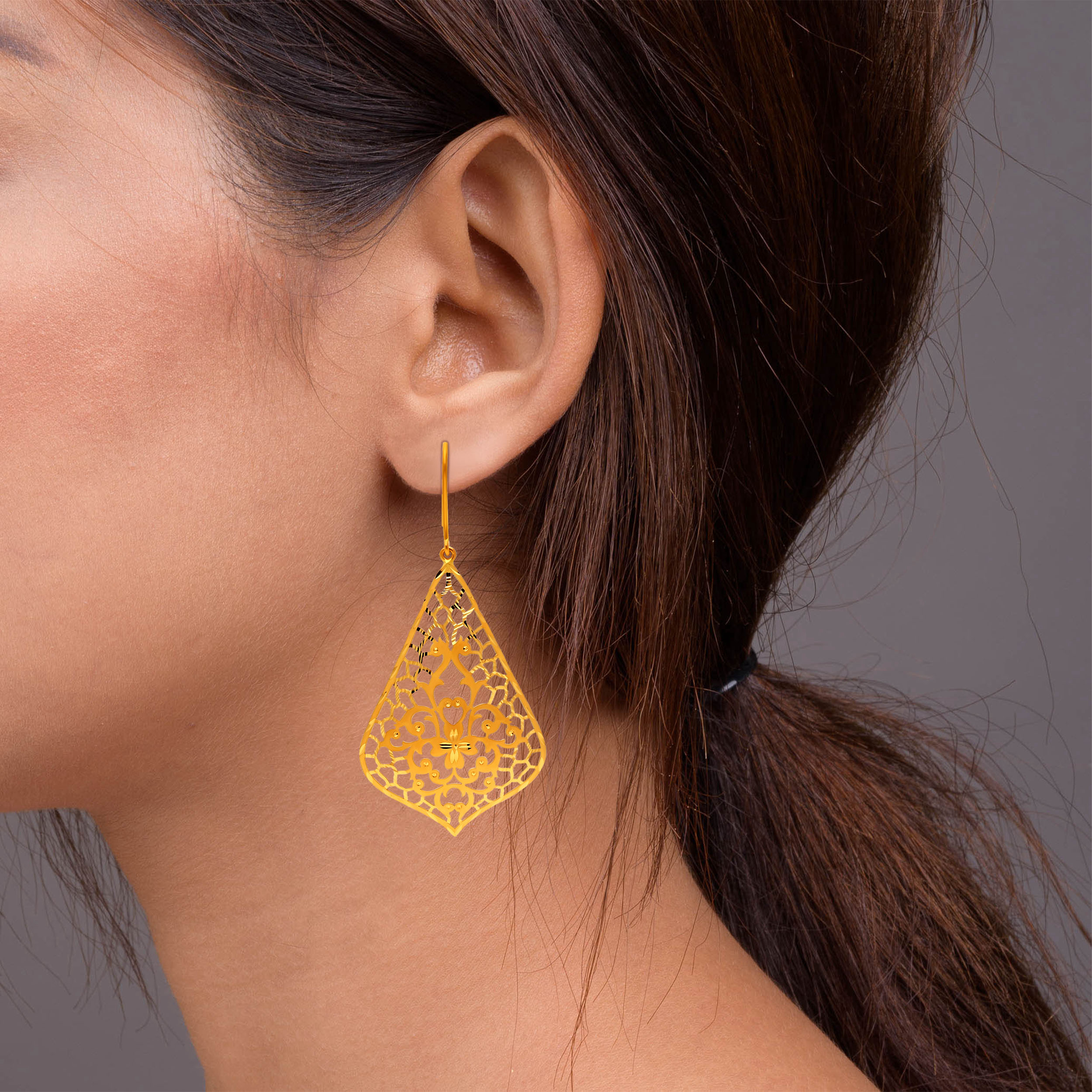 22K Yellow Gold Danglers_GP-SAD0006302 - Senco Gold and Diamonds