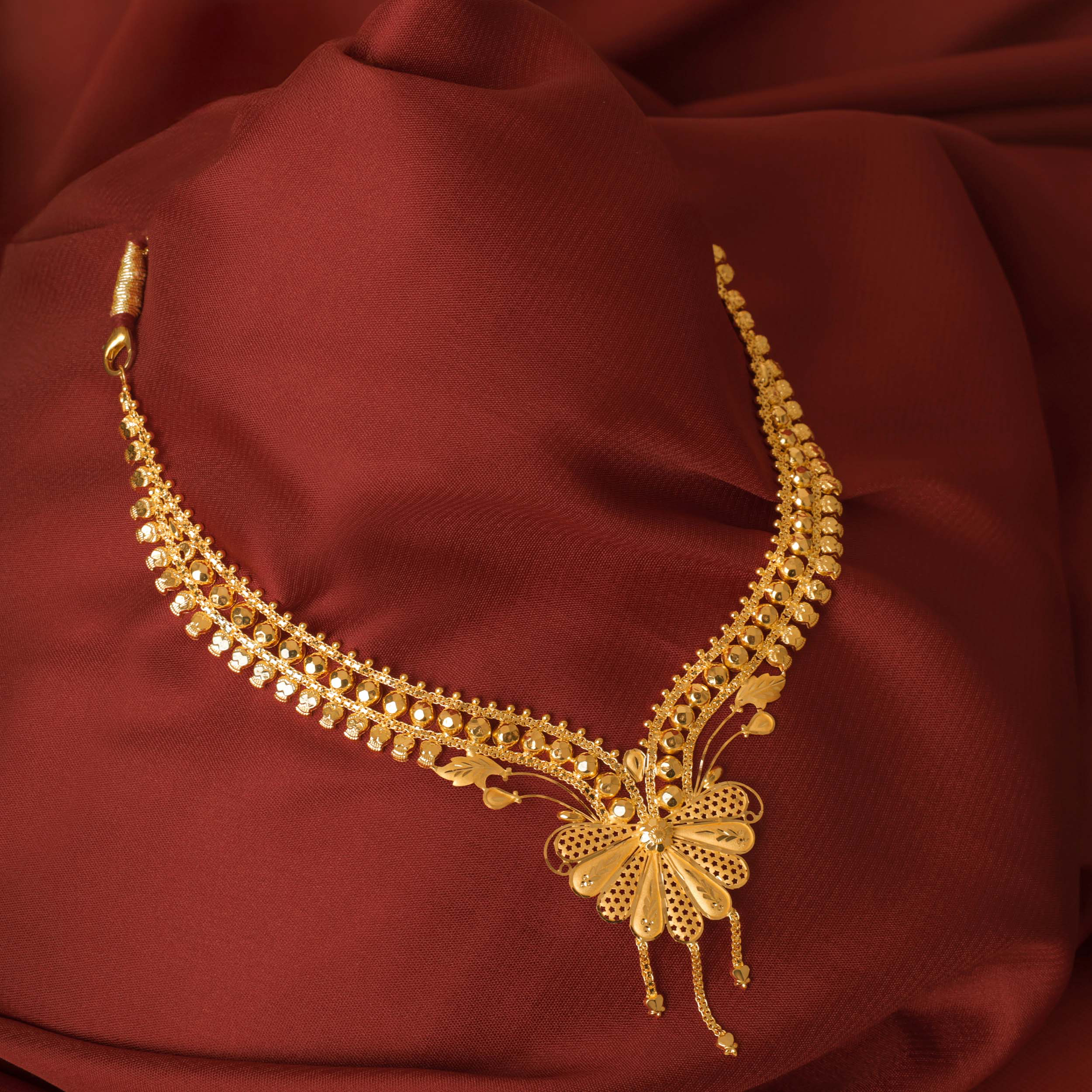 Ornate Heritage Gold Necklace - Senco Gold and Diamonds