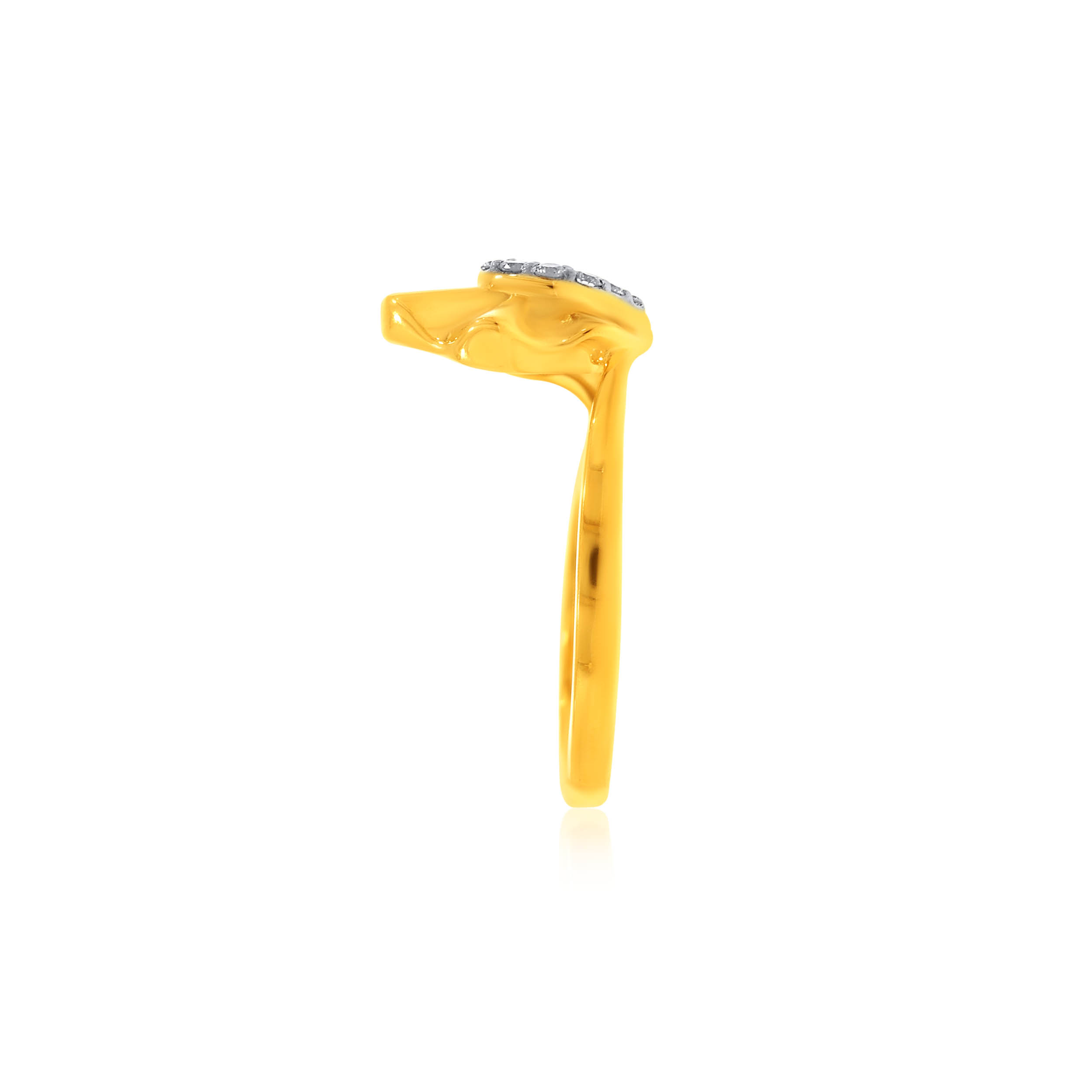 Wavy Excellence Diamond Ring - Senco Gold and Diamonds
