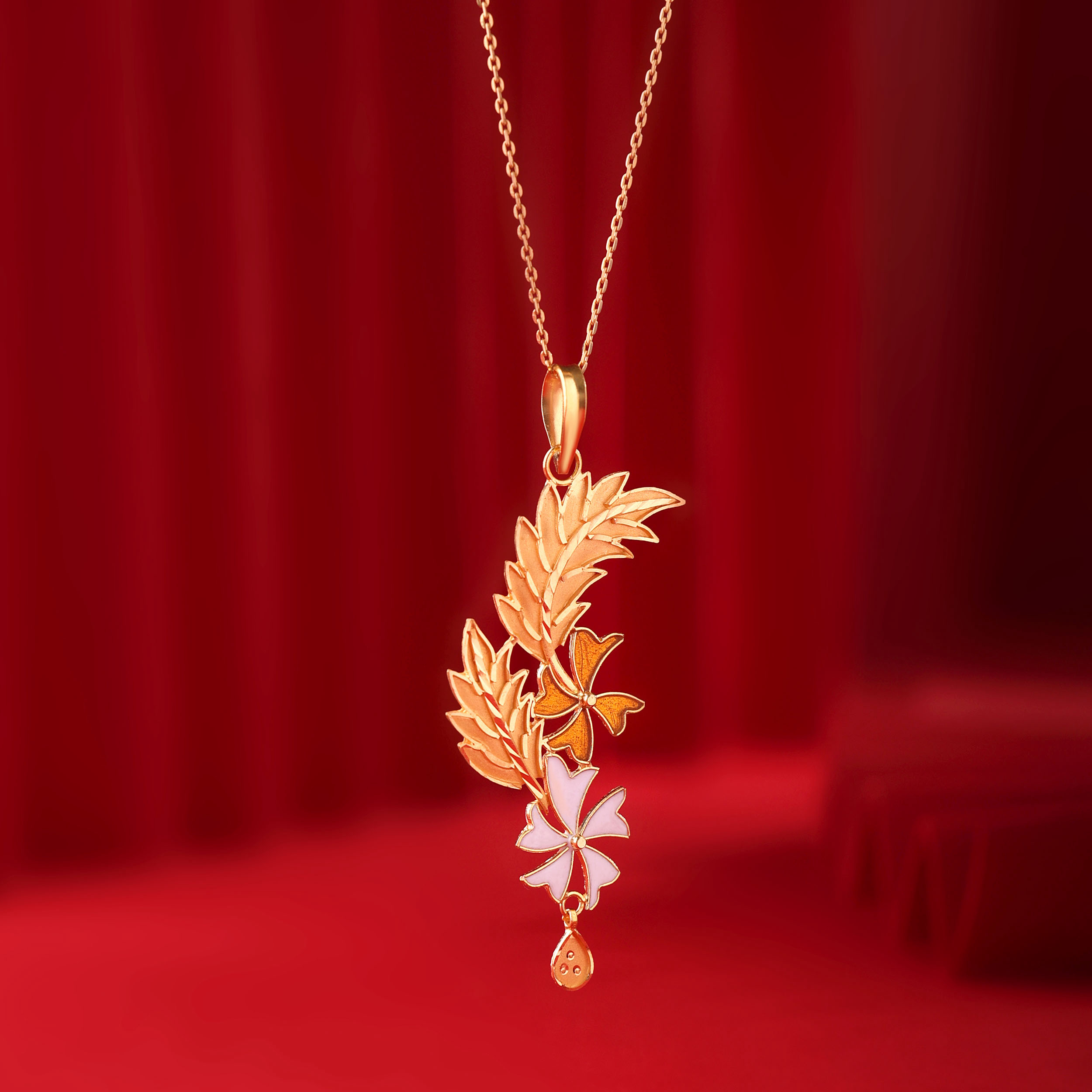 Divine Kash Phool Gold Pendant - Senco Gold and Diamonds