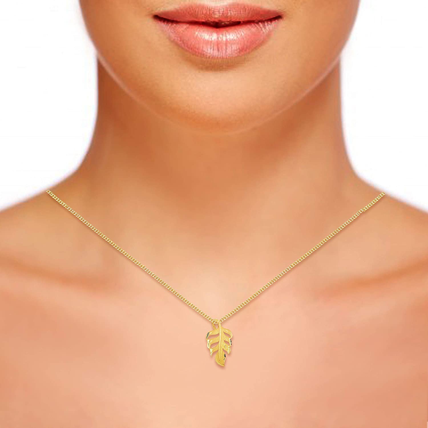 Flowy Leaf Gold Pendant - Senco Gold and Diamonds