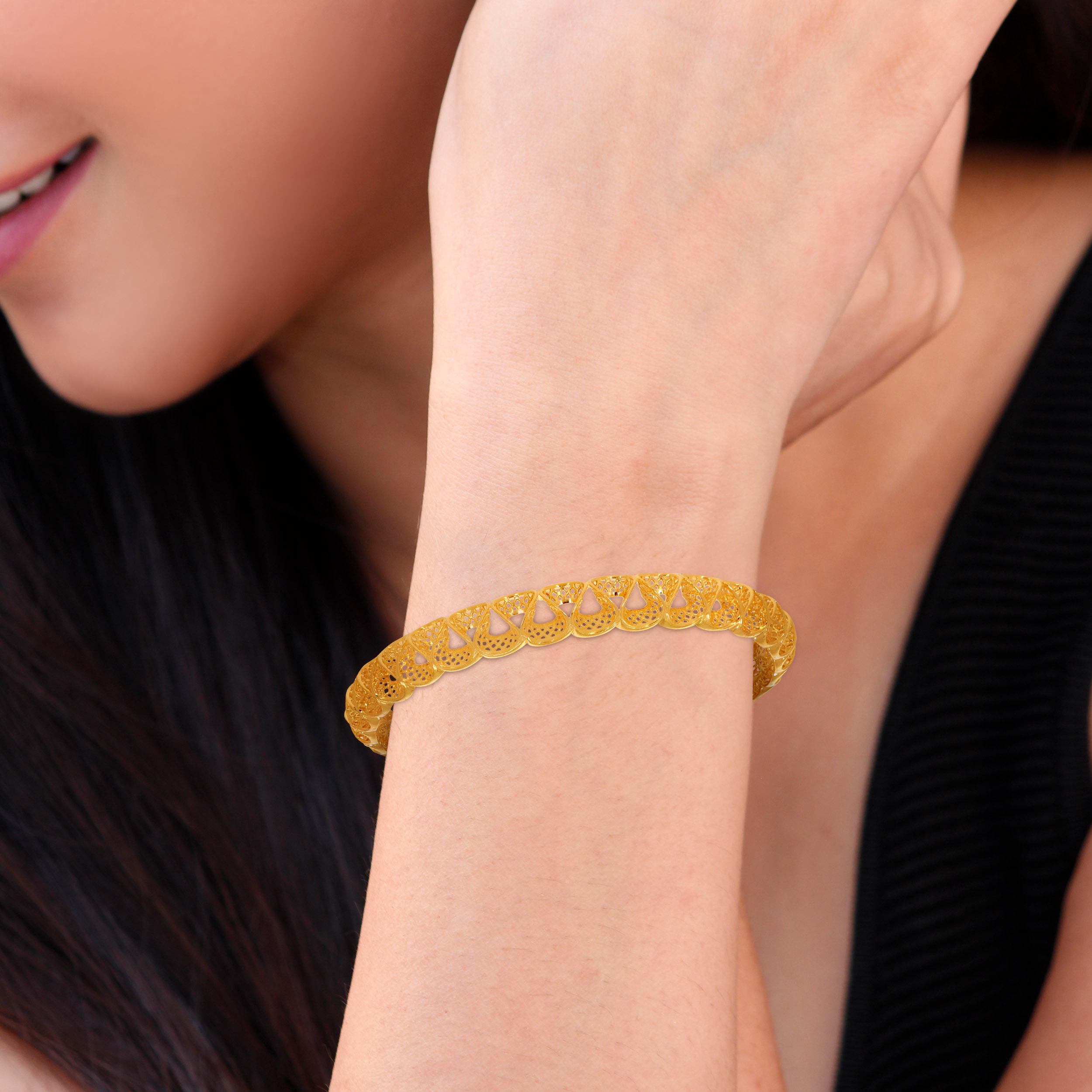 Artistic Openwork Gold Bangle - Senco Gold and Diamonds