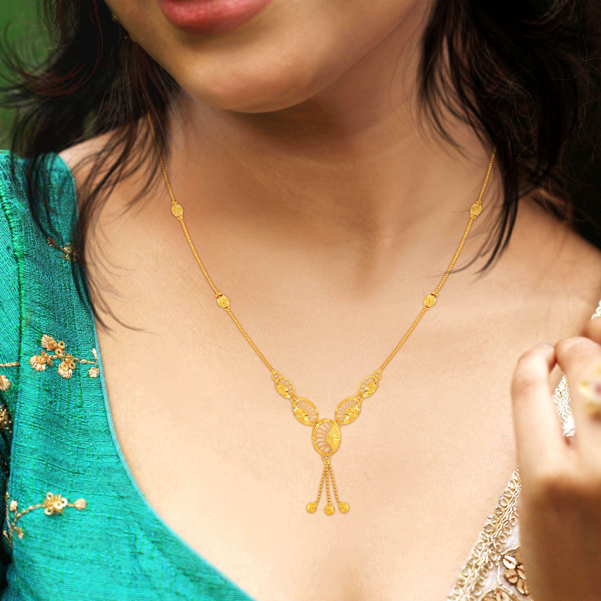 Elliptical Cut Out Gold Chain - Senco Gold and Diamonds