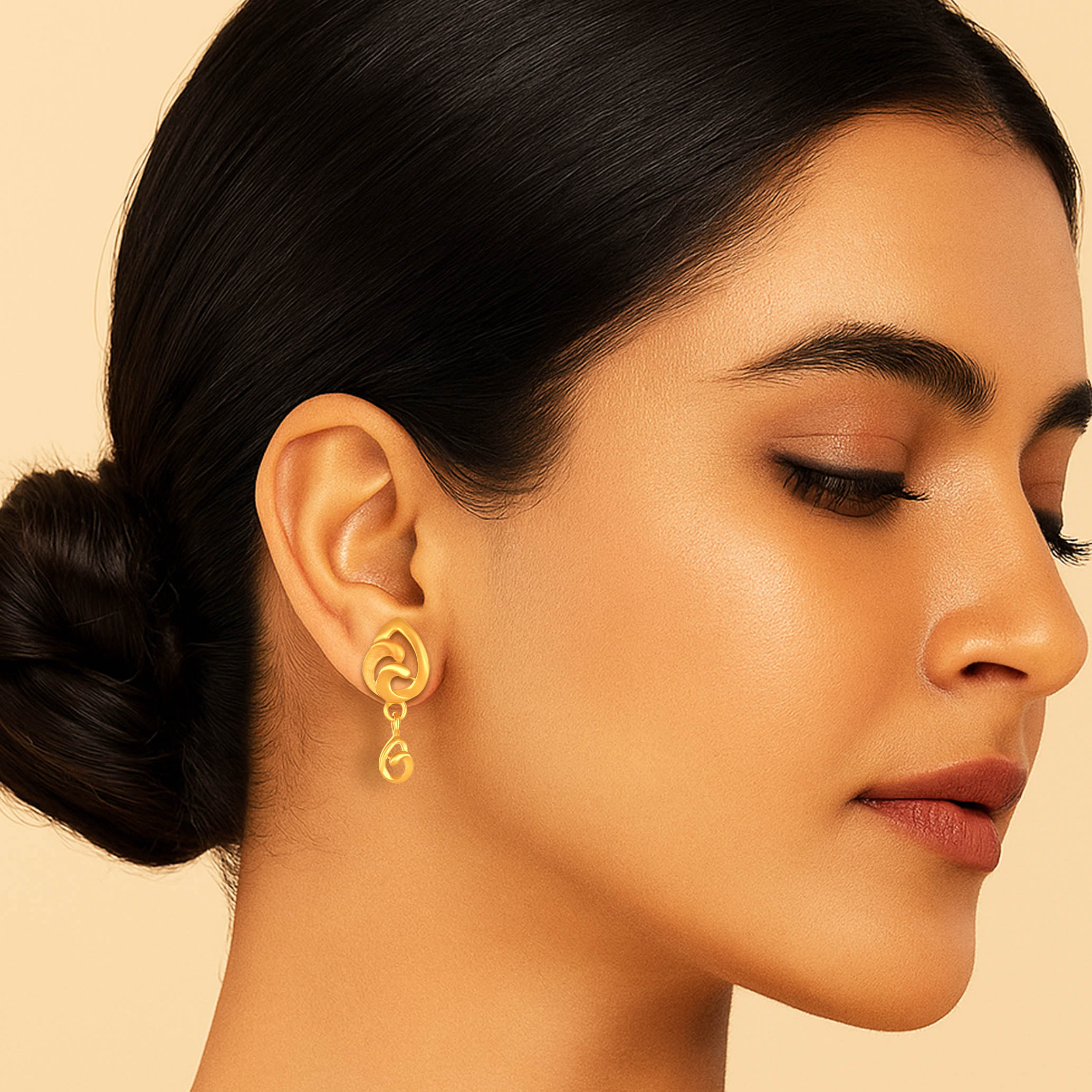 Scrollwork Sway Gold Drop Earrings - Senco Gold and Diamonds