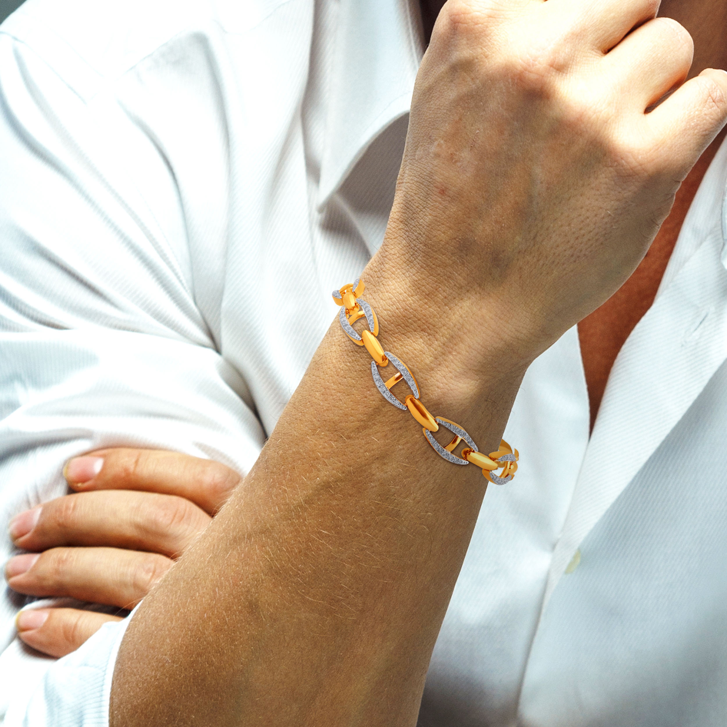 Exquisite Interwoven Link Diamond Wristlet - Senco Gold and Diamonds