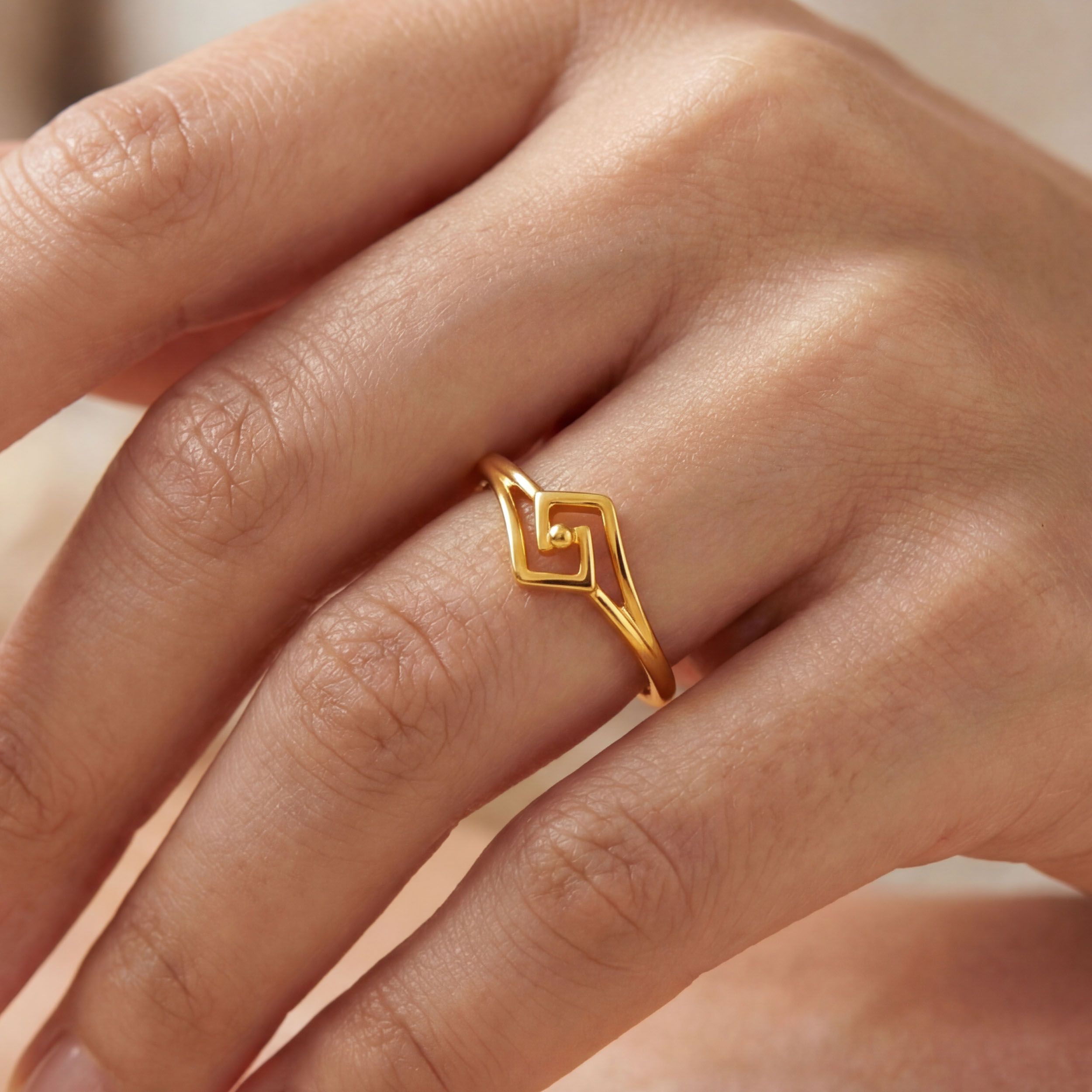 Prism Curve Gold Ring image