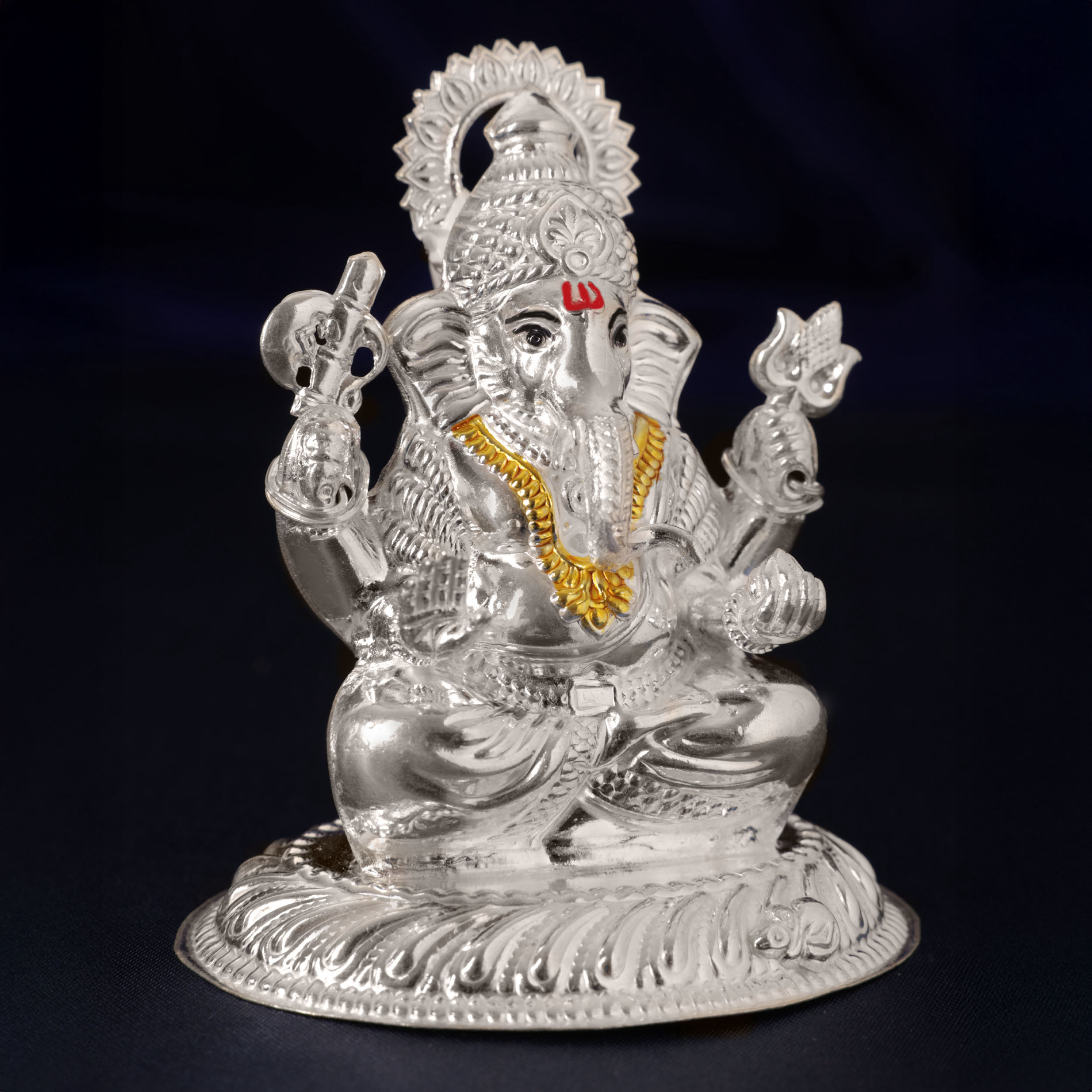 Divine Lord Ganesh Silver Idol - Senco Gold and Diamonds