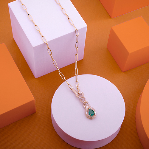 Viva Verde Diamond Gold Necklace - Senco Gold and Diamonds