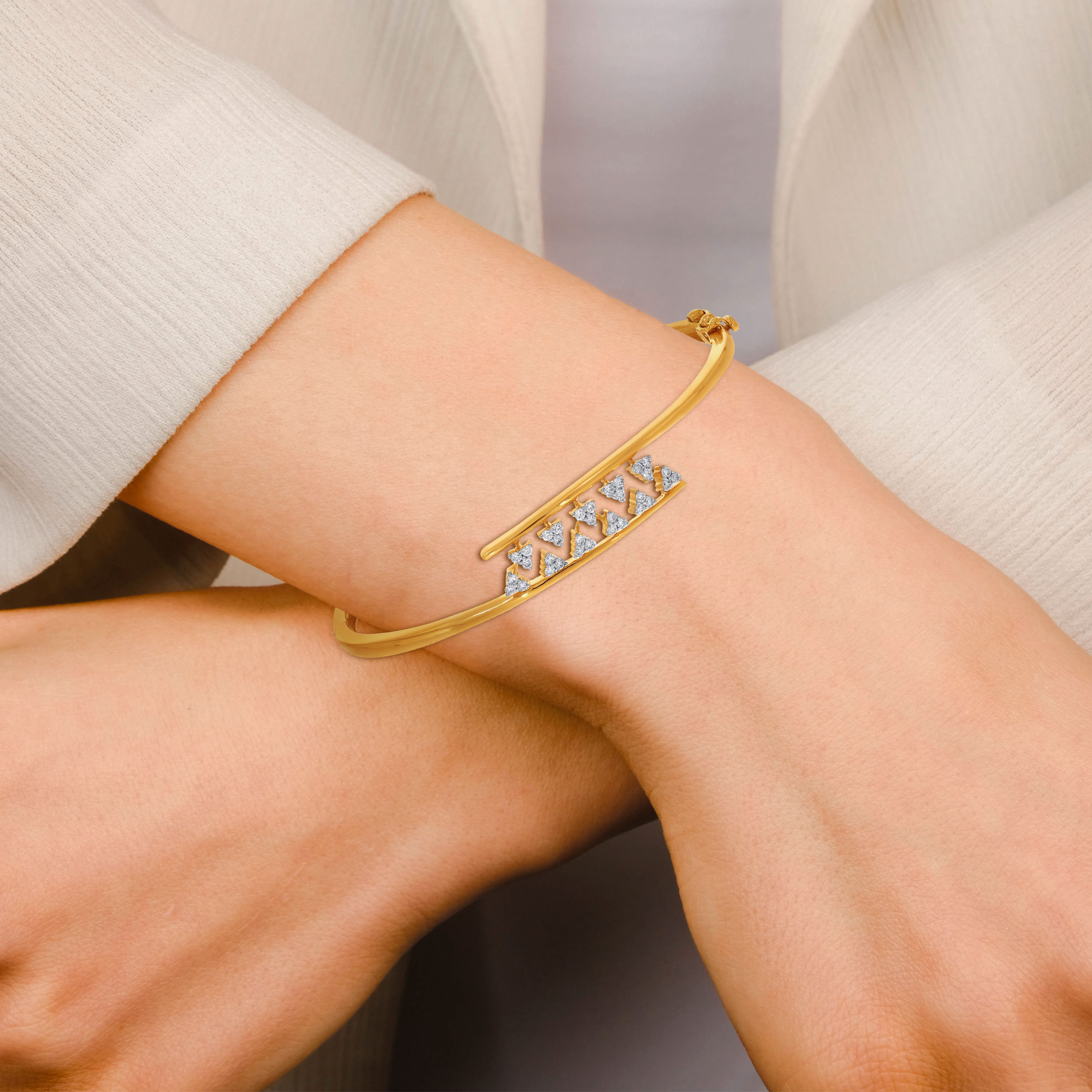 Overlapping Diamond Bracelet - Senco Gold and Diamonds