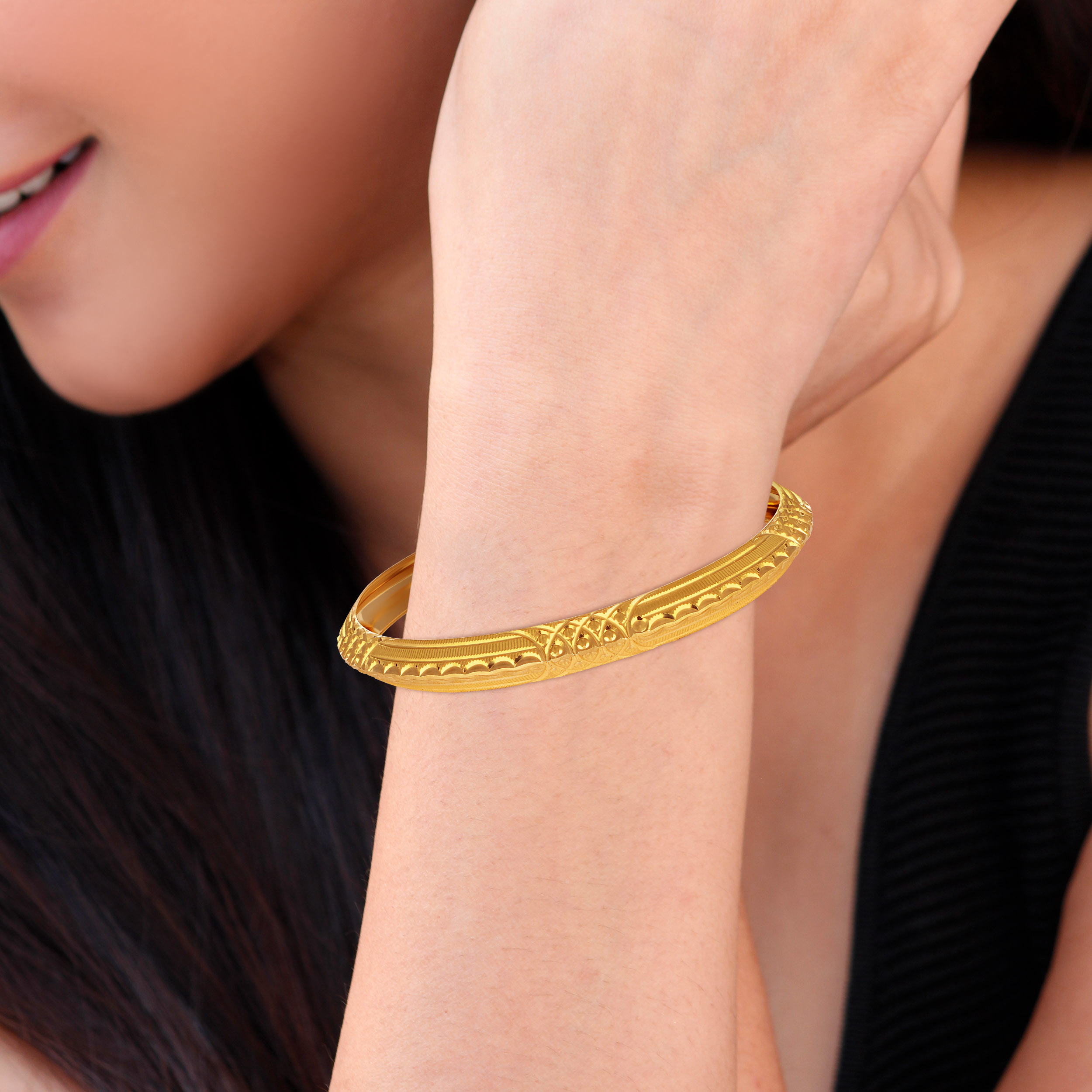 Heritage Etched Gold Bangle