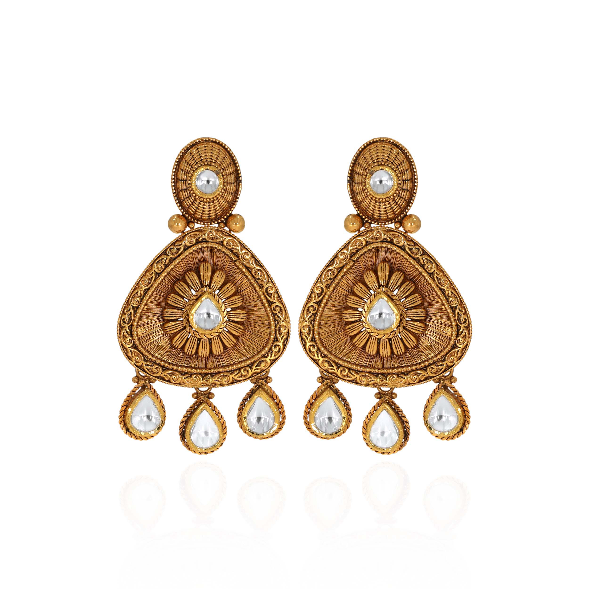 Majesty Kundan Gold Earrings - Senco Gold and Diamonds