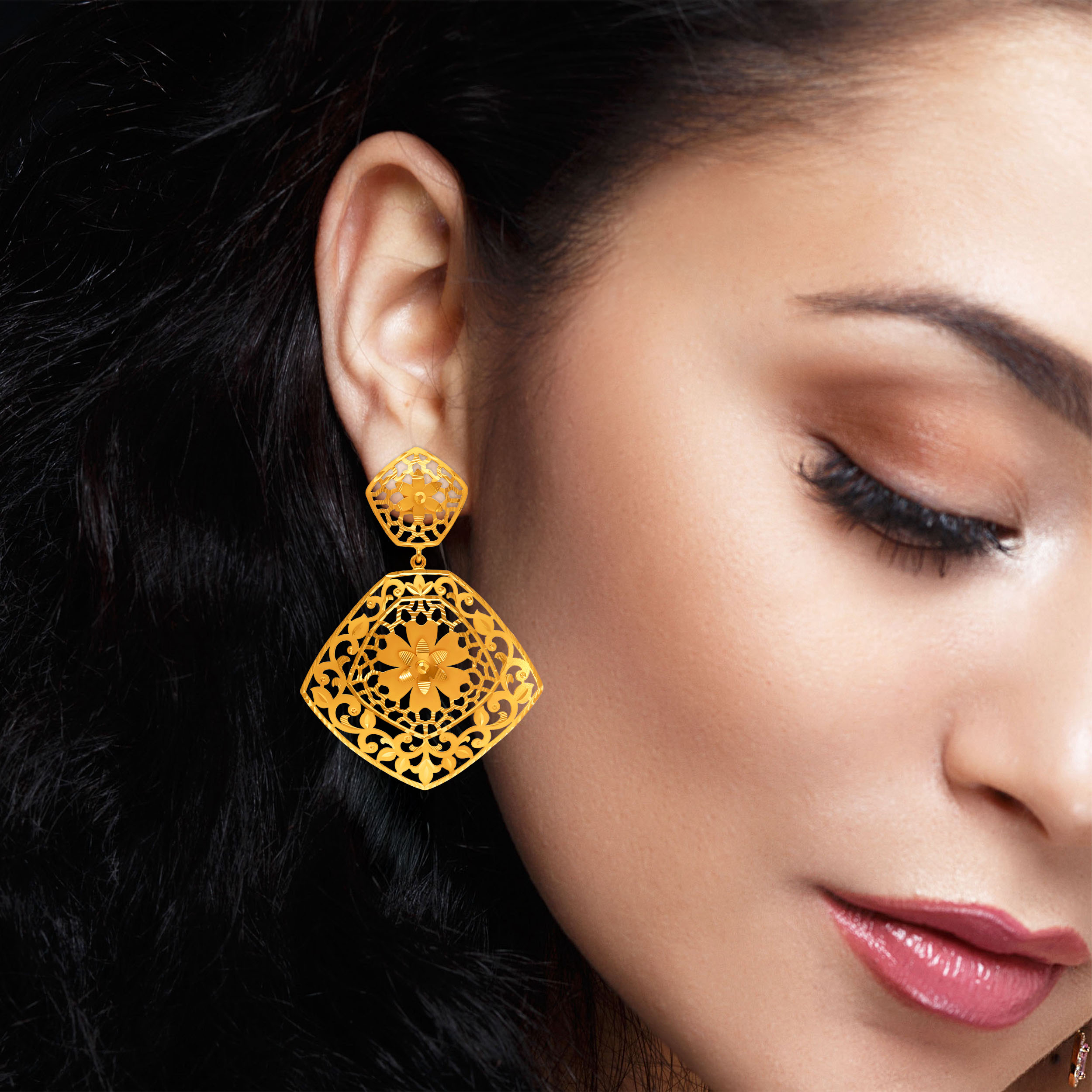 Trellis Bloom Gold Drop Earrings - Senco Gold and Diamonds