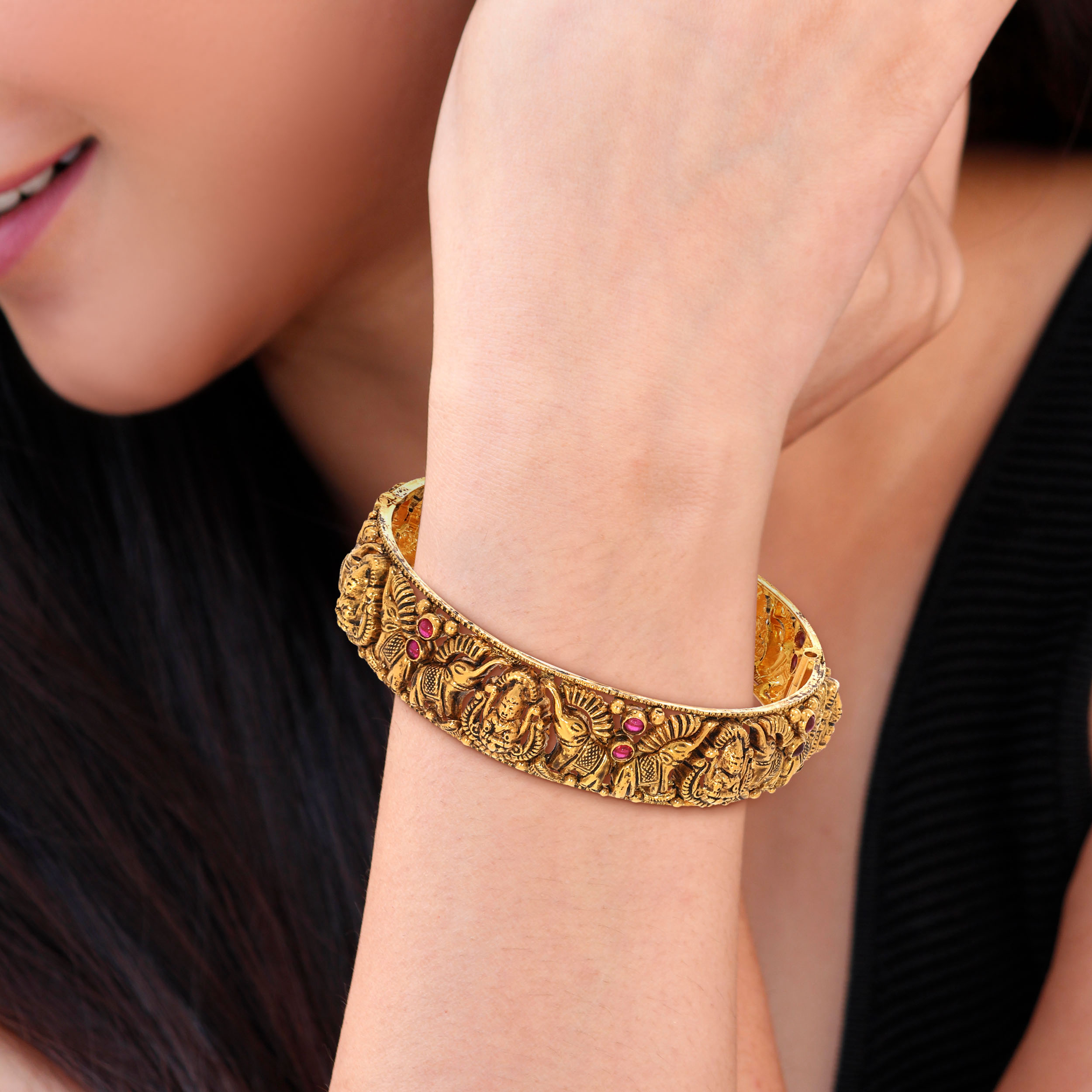 Mythic Craft Artistic Gold Bangle - Senco Gold and Diamonds