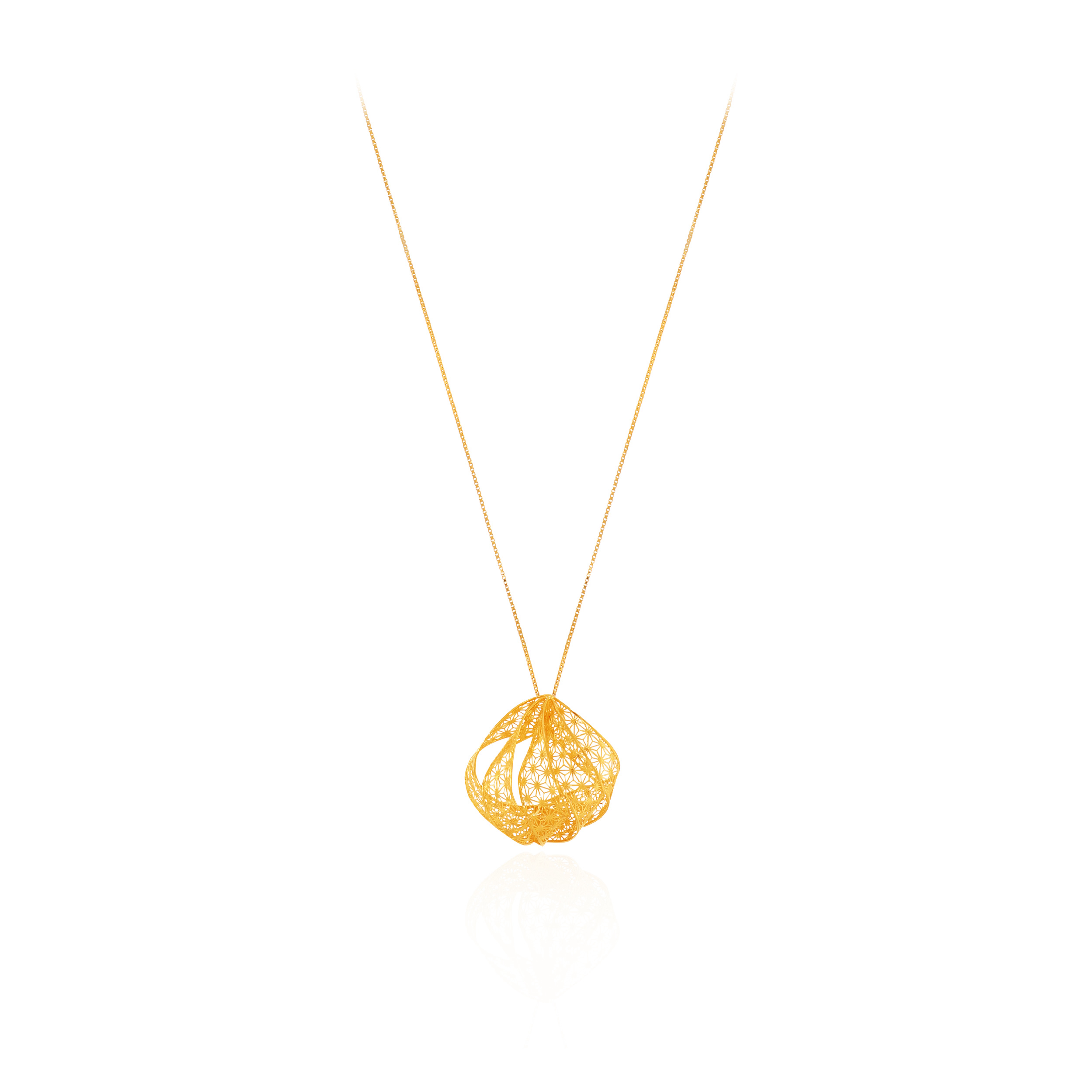 Art of Swirl Gold Chain Pendant - Senco Gold and Diamonds