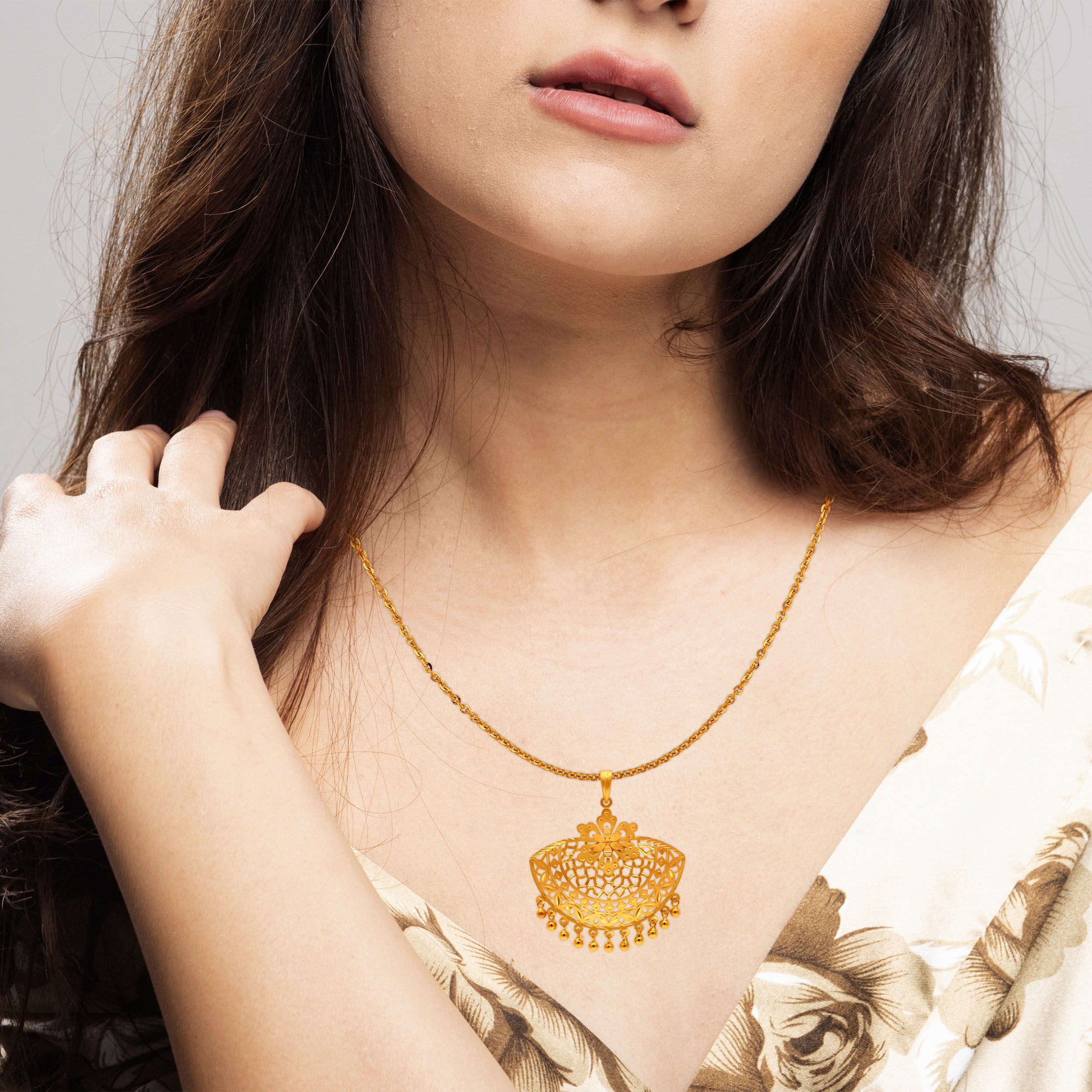 Festive Floral Ornate Gold Pendant - Senco Gold and Diamonds