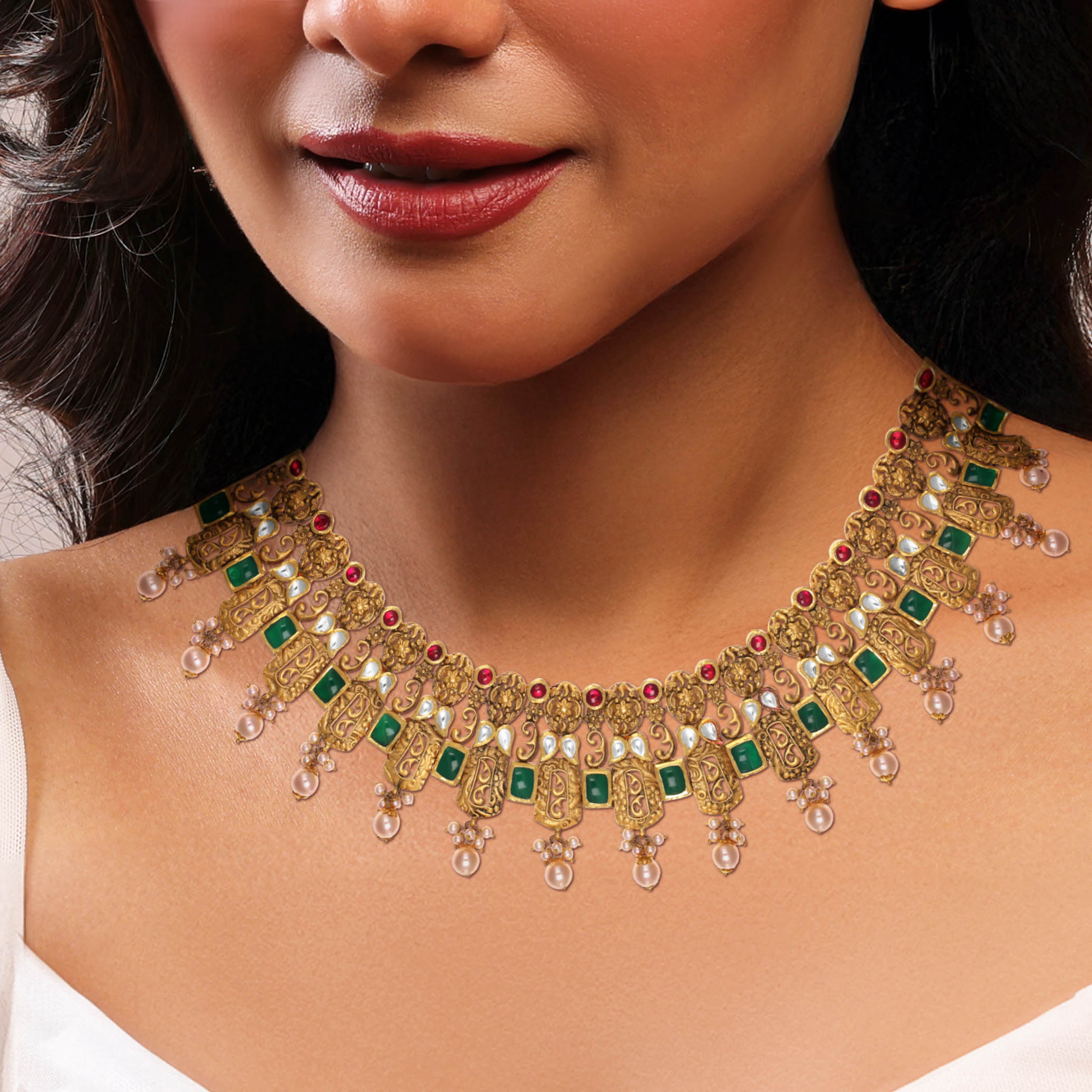 Timeless Antique Gold Kundan Necklace - Senco Gold and Diamonds