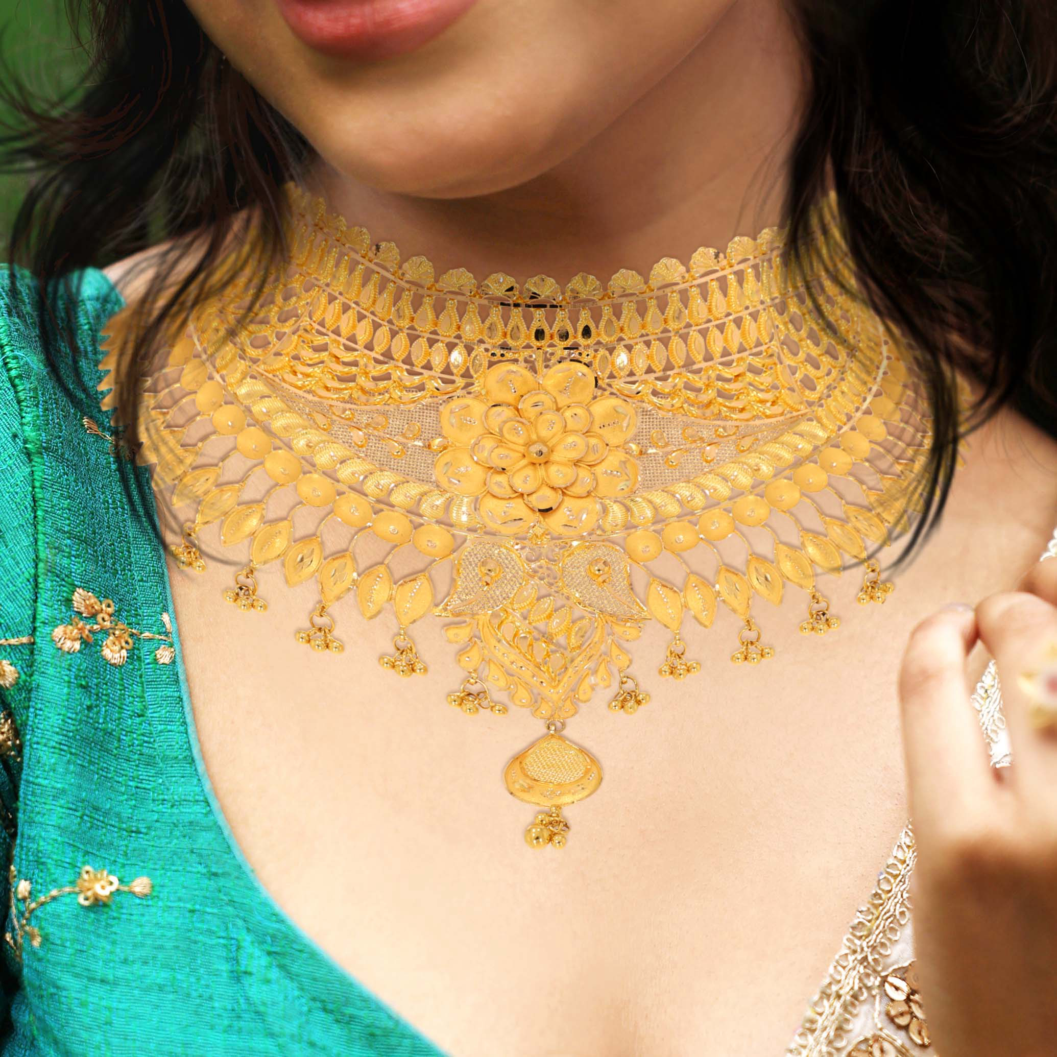 Mesh & Bloom Statement Gold Choker - Senco Gold and Diamonds
