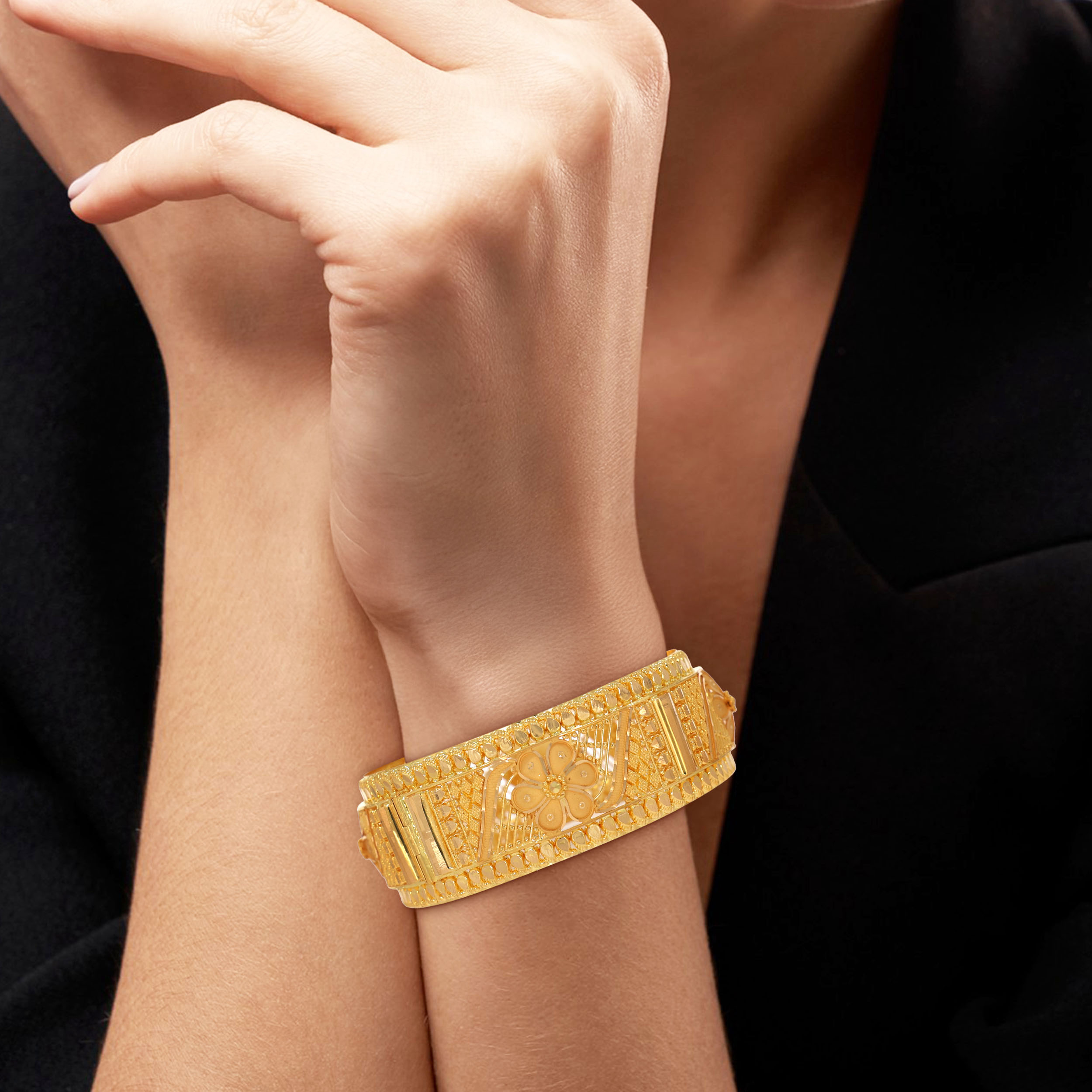 Lustrous Bloom Gold Bangle - Senco Gold and Diamonds