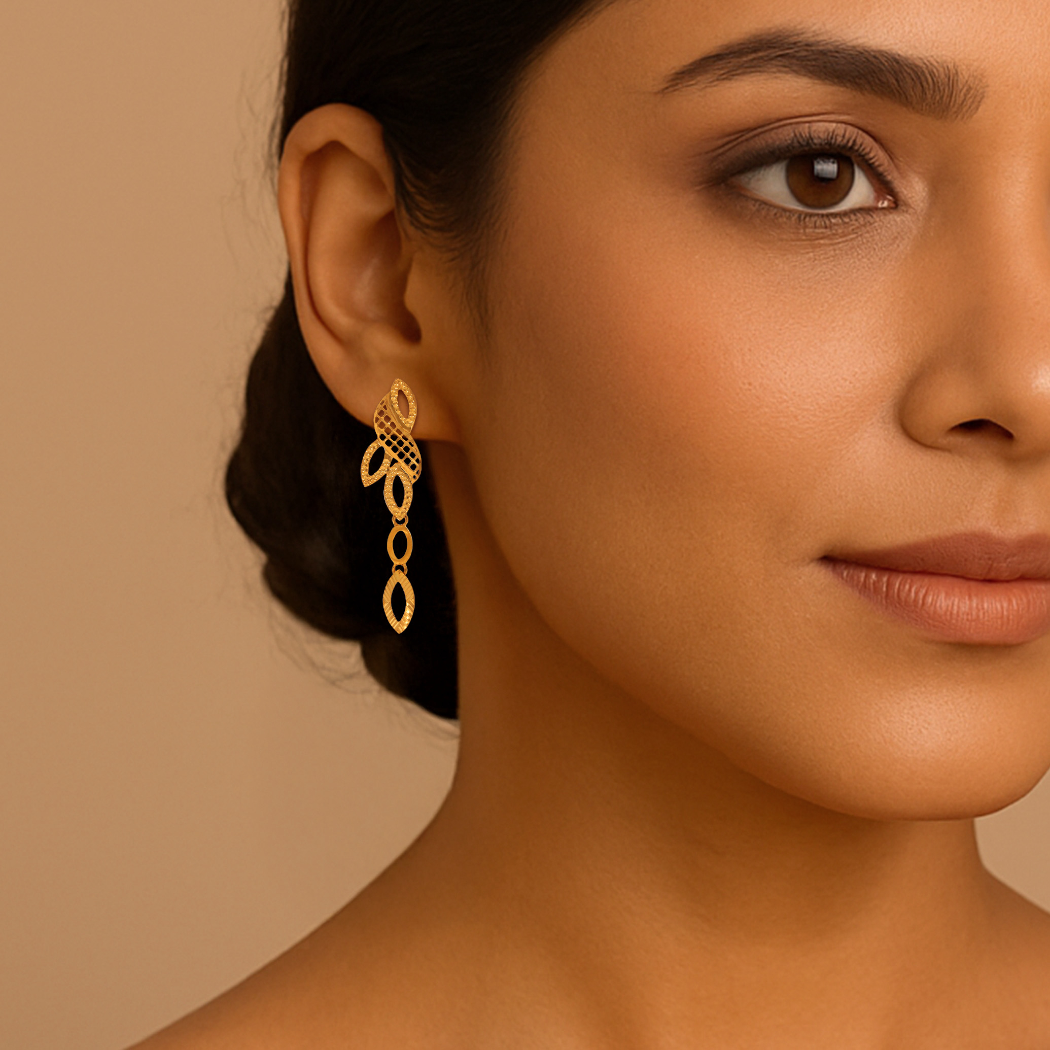 Ornate Oval Gold Drop Earrings - Senco Gold and Diamonds