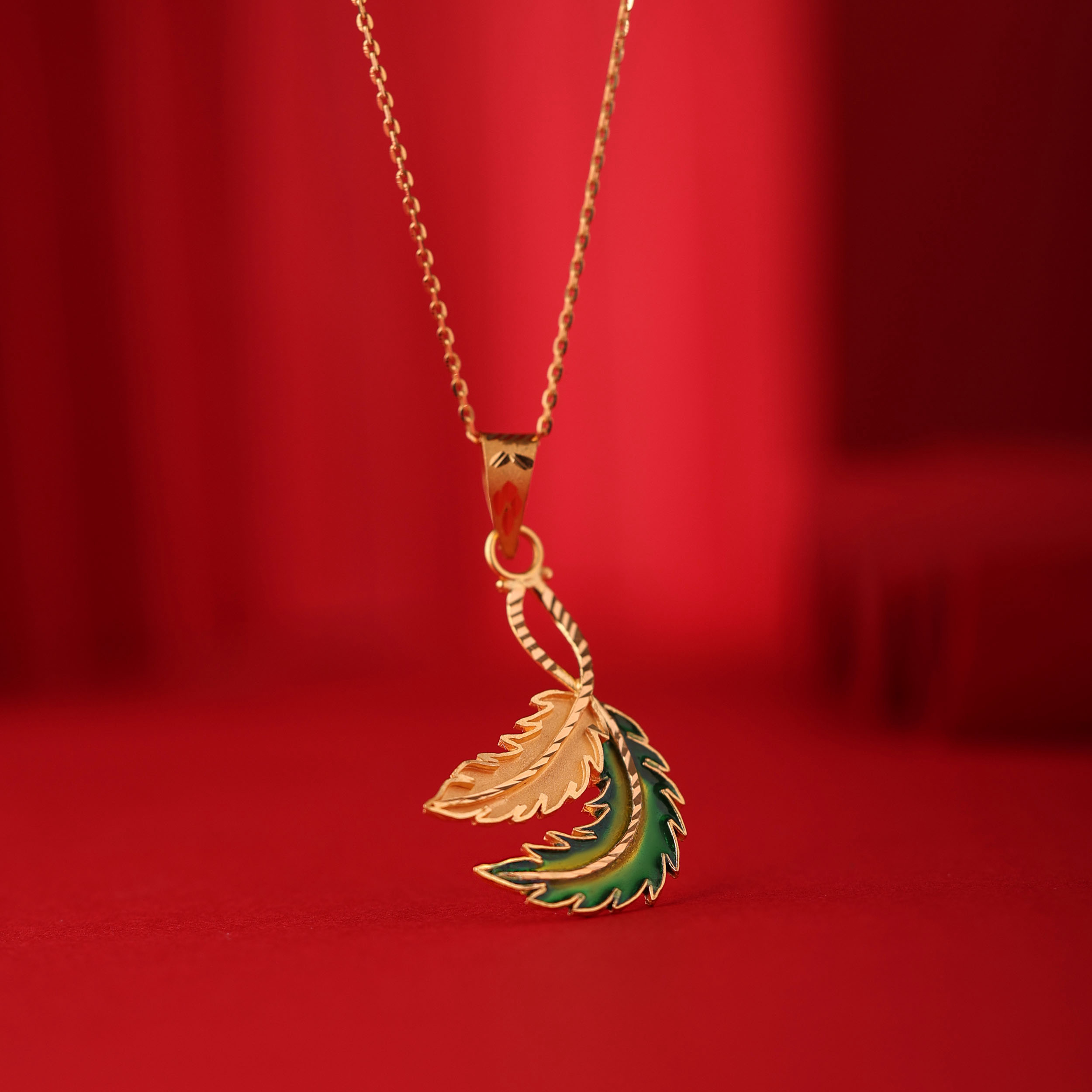 Enchanted Leaves Gold Pendant - Senco Gold and Diamonds