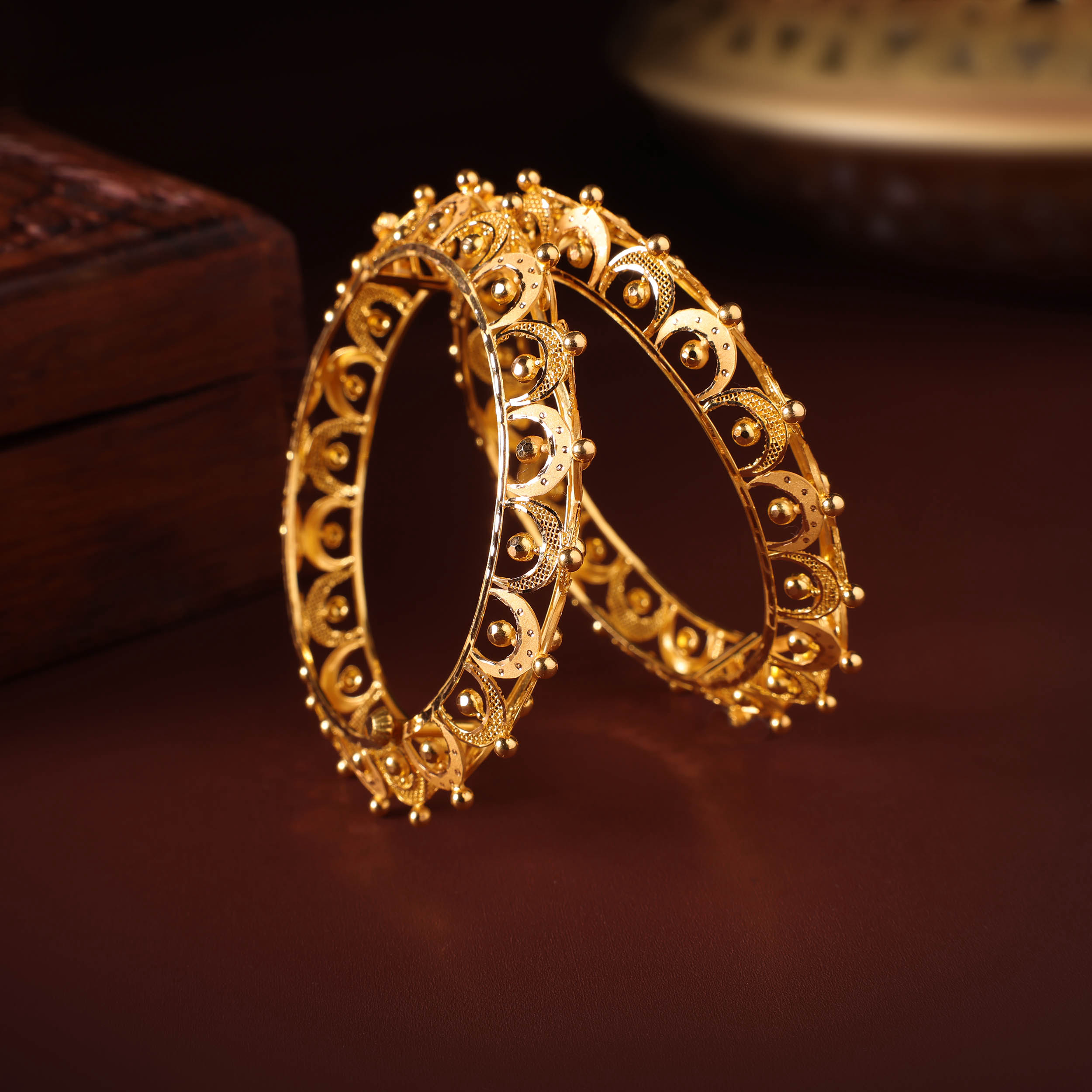 Lustrous Traditions Gold Chur Bangle - Senco Gold and Diamonds