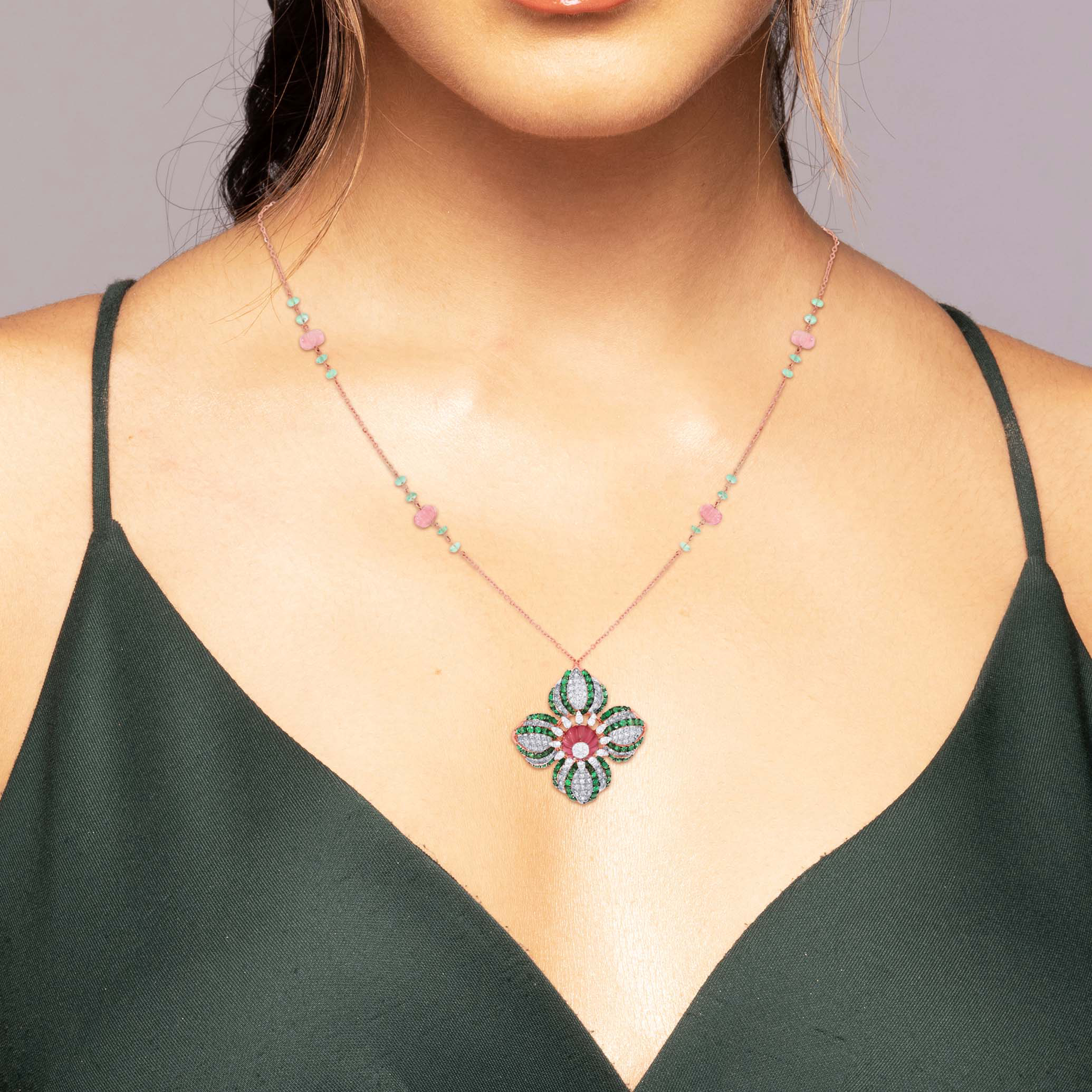 Ethereal Bloom Diamond Chain Pendant - Senco Gold and Diamonds