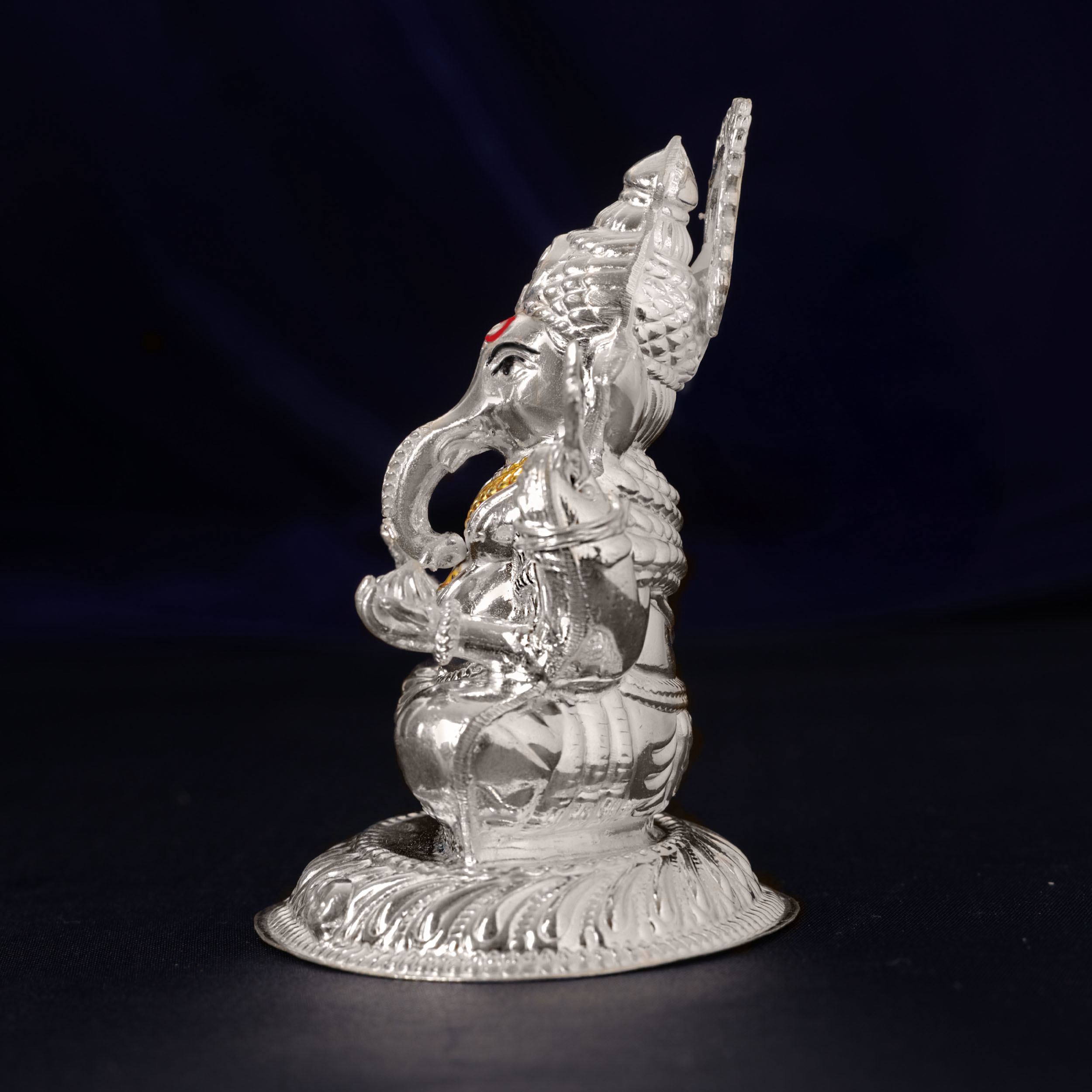 Divine Lord Ganesh Silver Idol - Senco Gold and Diamonds