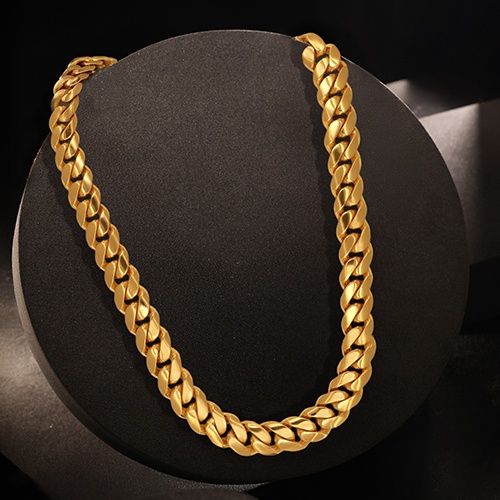 Statement Curb-Link Men's Gold Chain - Senco Gold and Diamonds