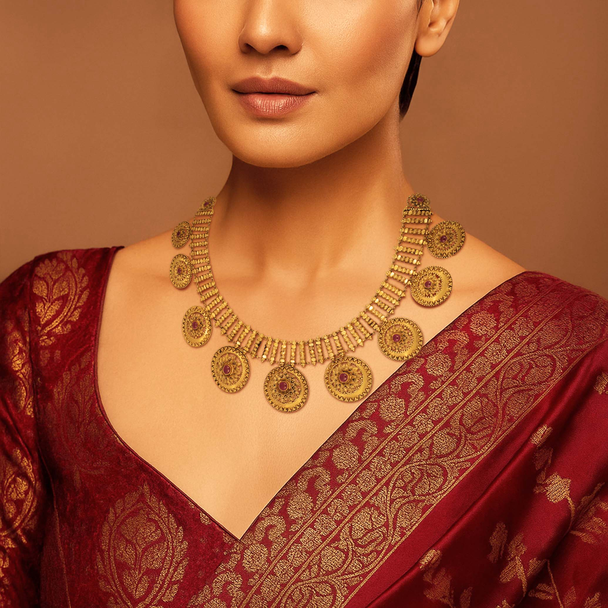Lunaris Medallion Gold Necklace - Senco Gold and Diamonds