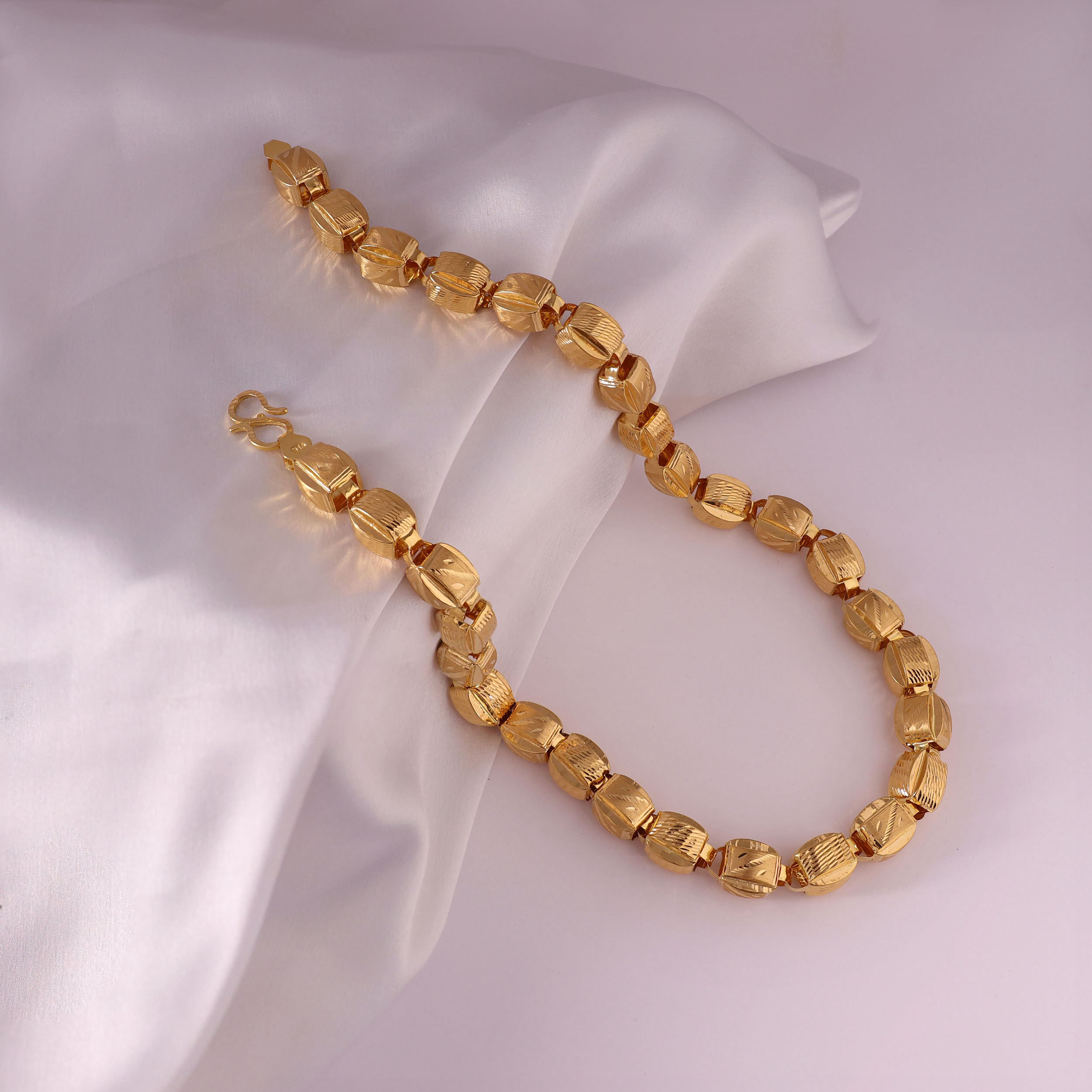 Kingly Gleam Men Gold Chain - Senco Gold and Diamonds