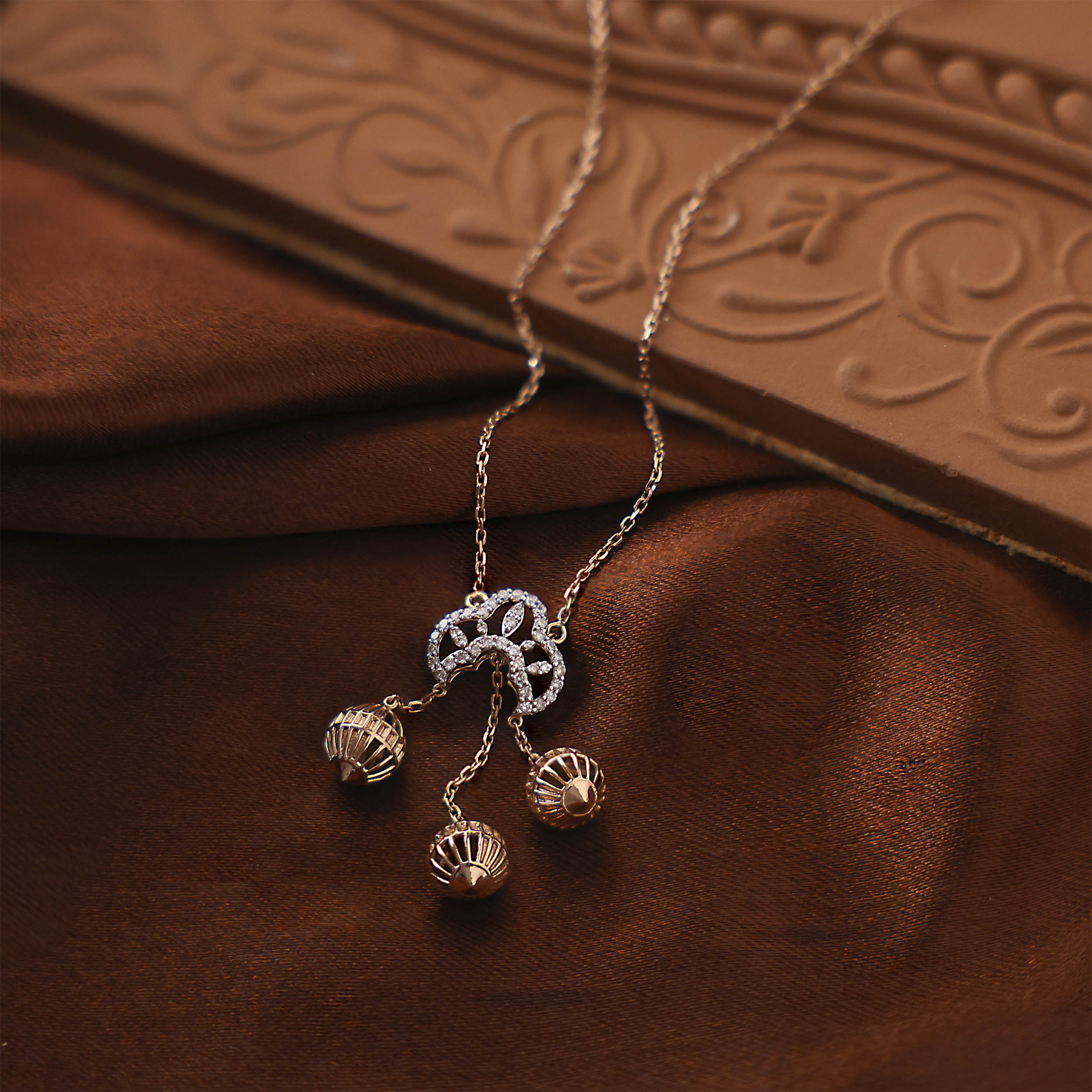 Fashionable Trio Diamond Chain Pendant - Senco Gold and Diamonds