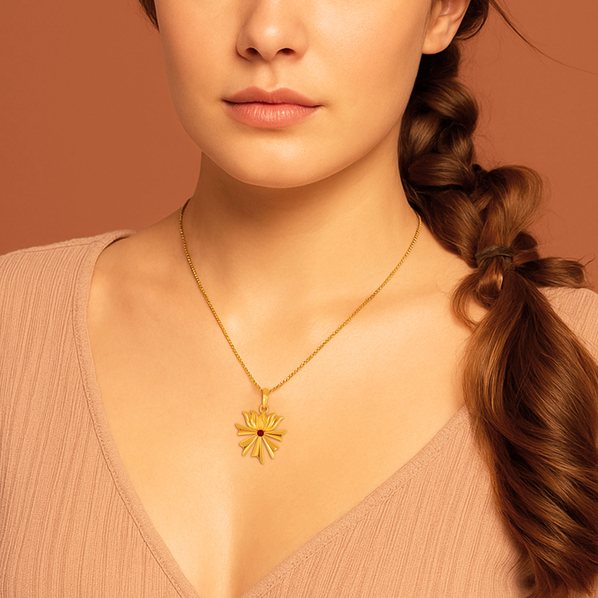 Ignis Lotus Gold Pendant - Senco Gold and Diamonds