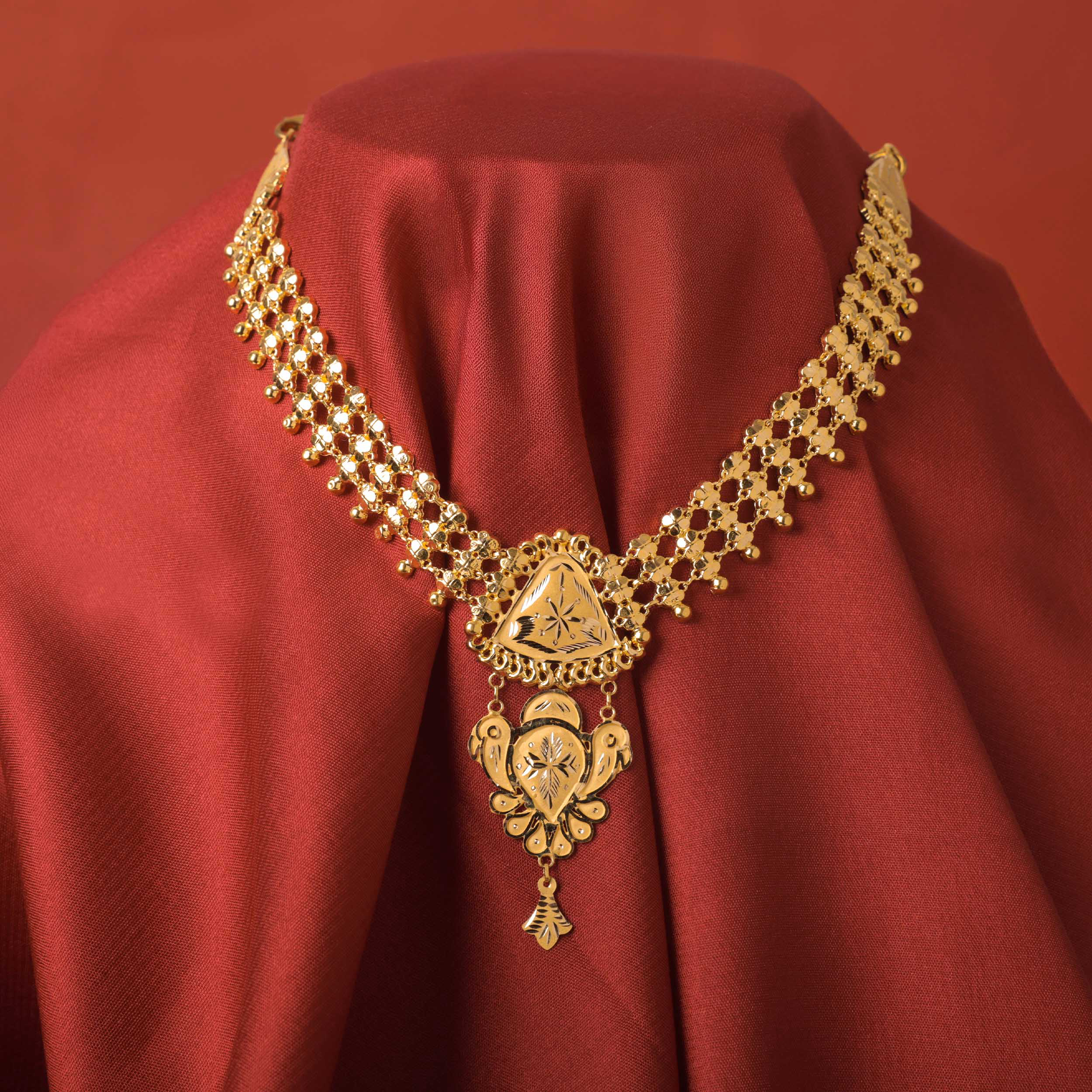 Regal Ornate Gold Necklace - Senco Gold and Diamonds