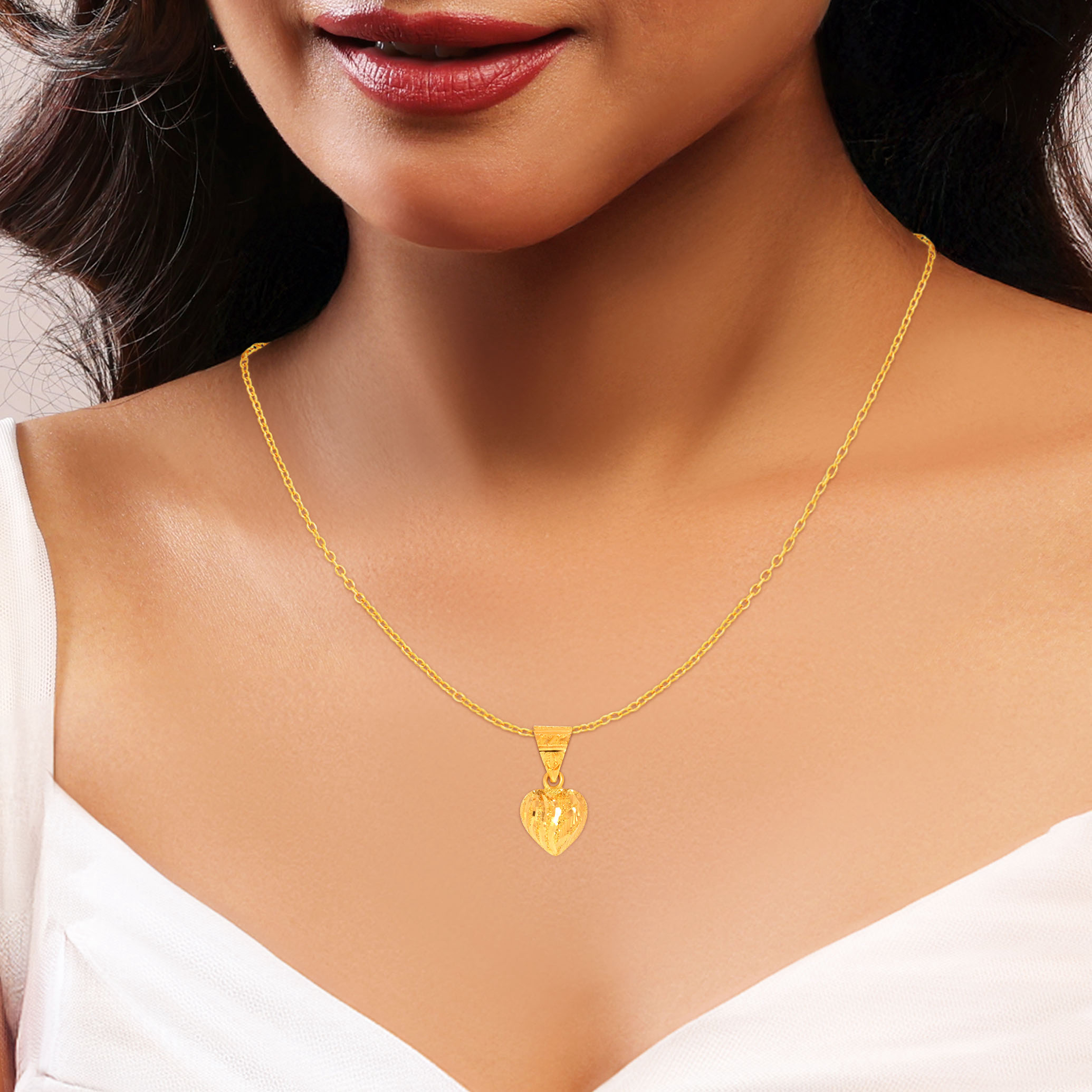 Shimmer Heart Gold Pendant - Senco Gold and Diamonds