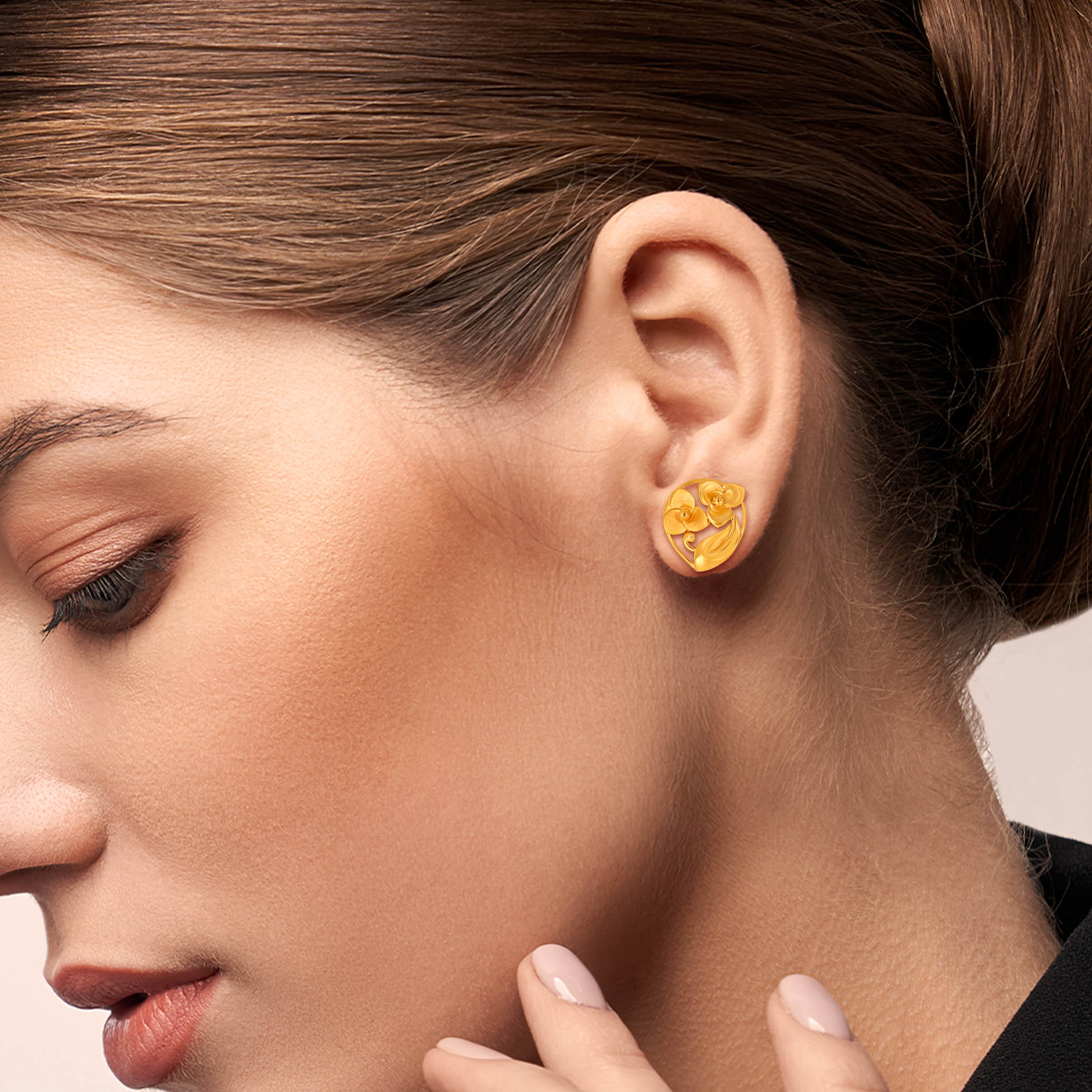 Florentia Oval Bloom Gold Studs - Senco Gold and Diamonds