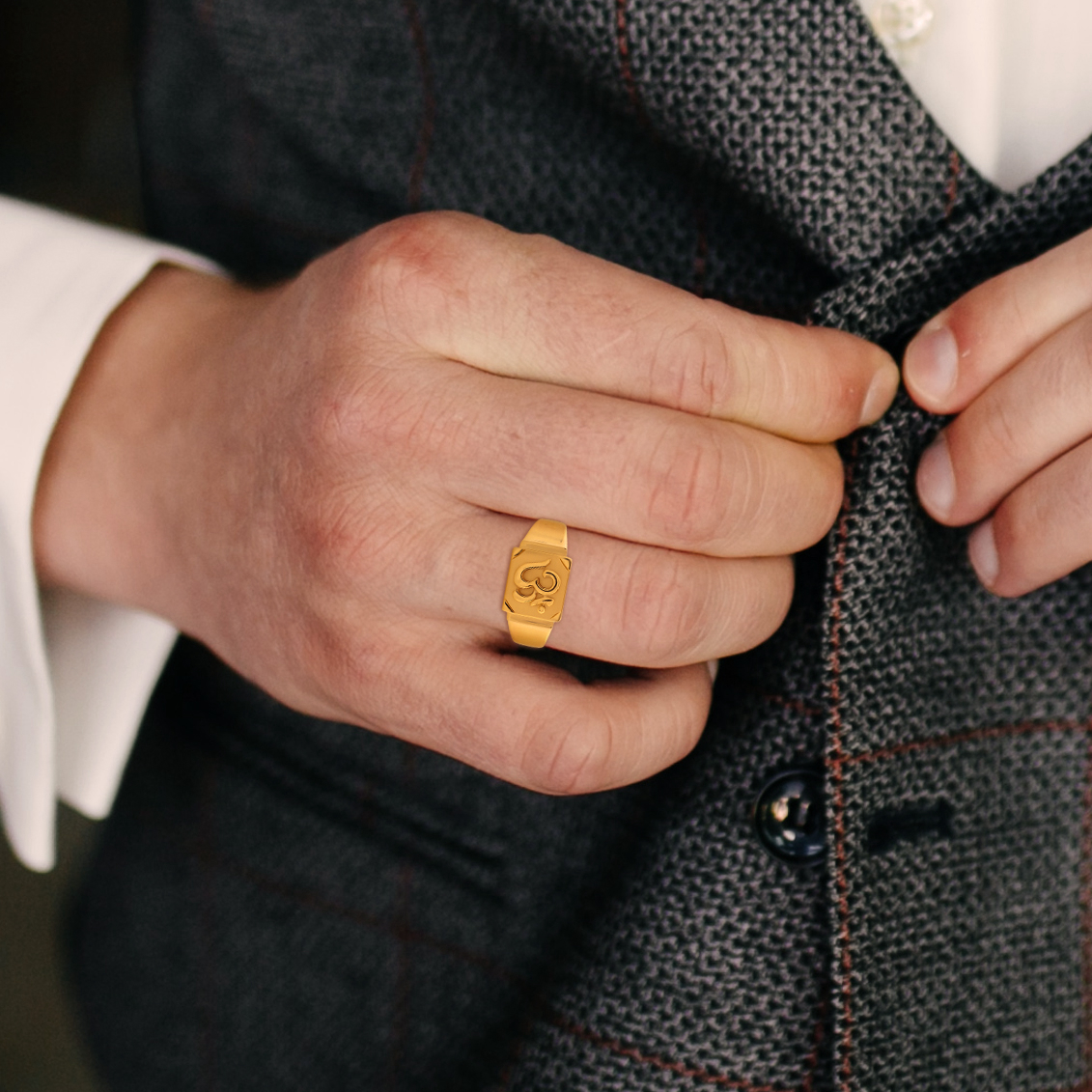 Divine Om Men's Gold Ring - Senco Gold and Diamonds