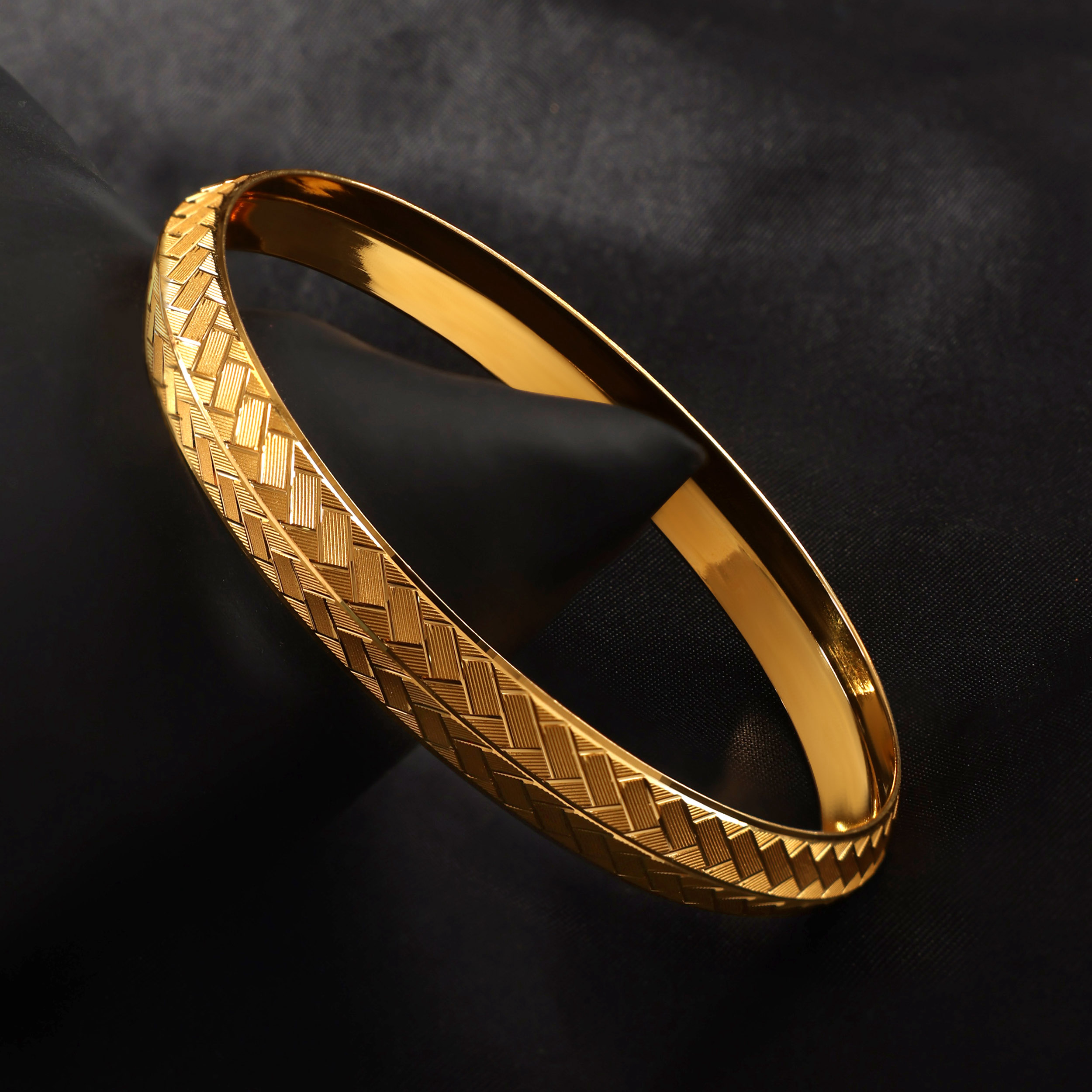 Woven Pattern Men's Gold Kada - Senco Gold and Diamonds