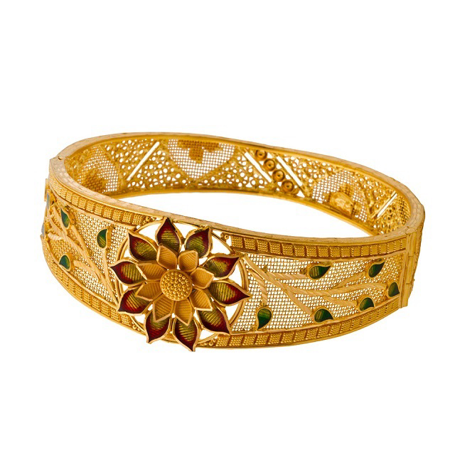 Gorgeous Daisy Gold Bangle - Senco Gold and Diamonds