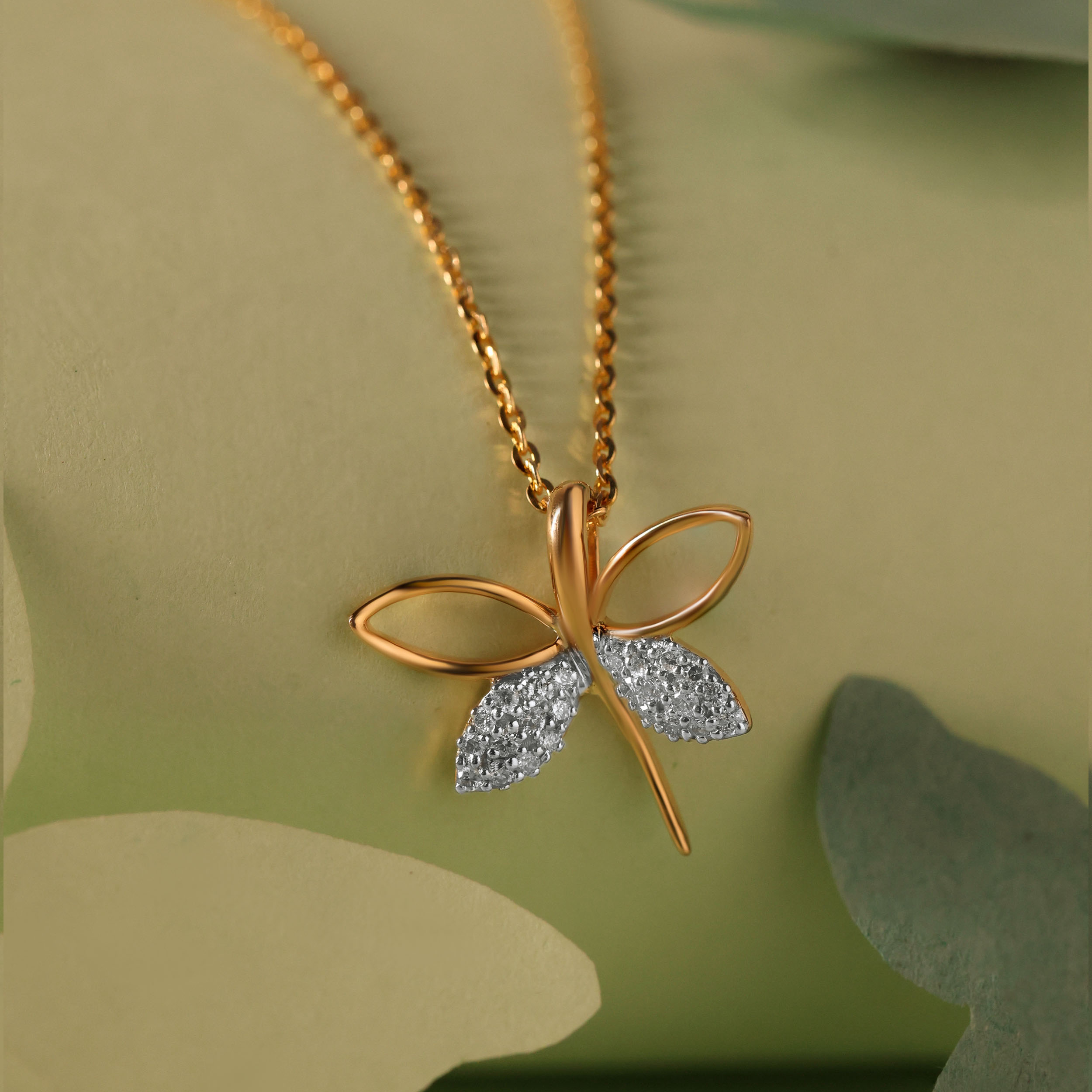 Fashionable Flight Diamond Chain Pendant - Senco Gold and Diamonds