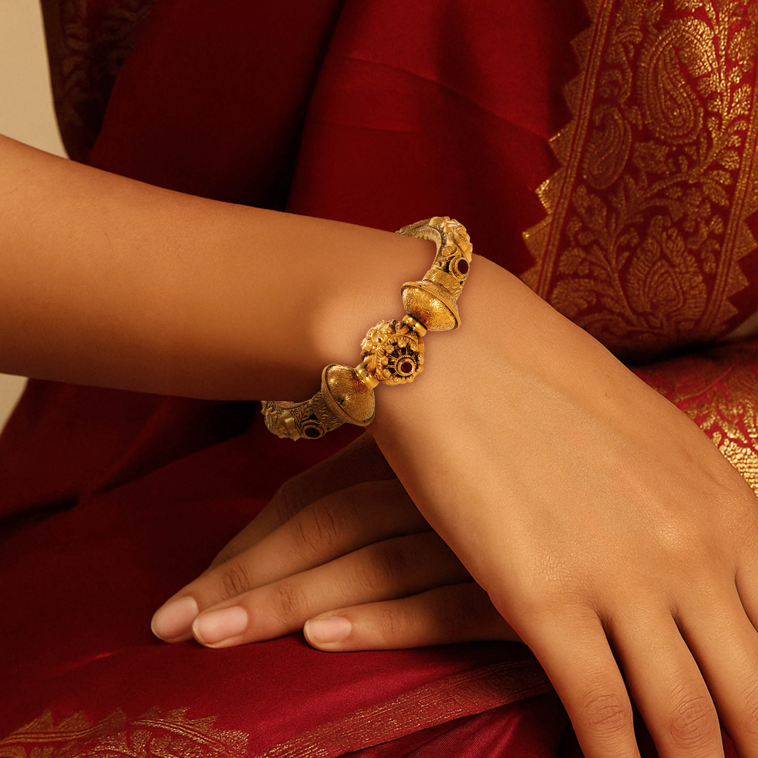 Dominion Grace Gold Bangle - Senco Gold and Diamonds