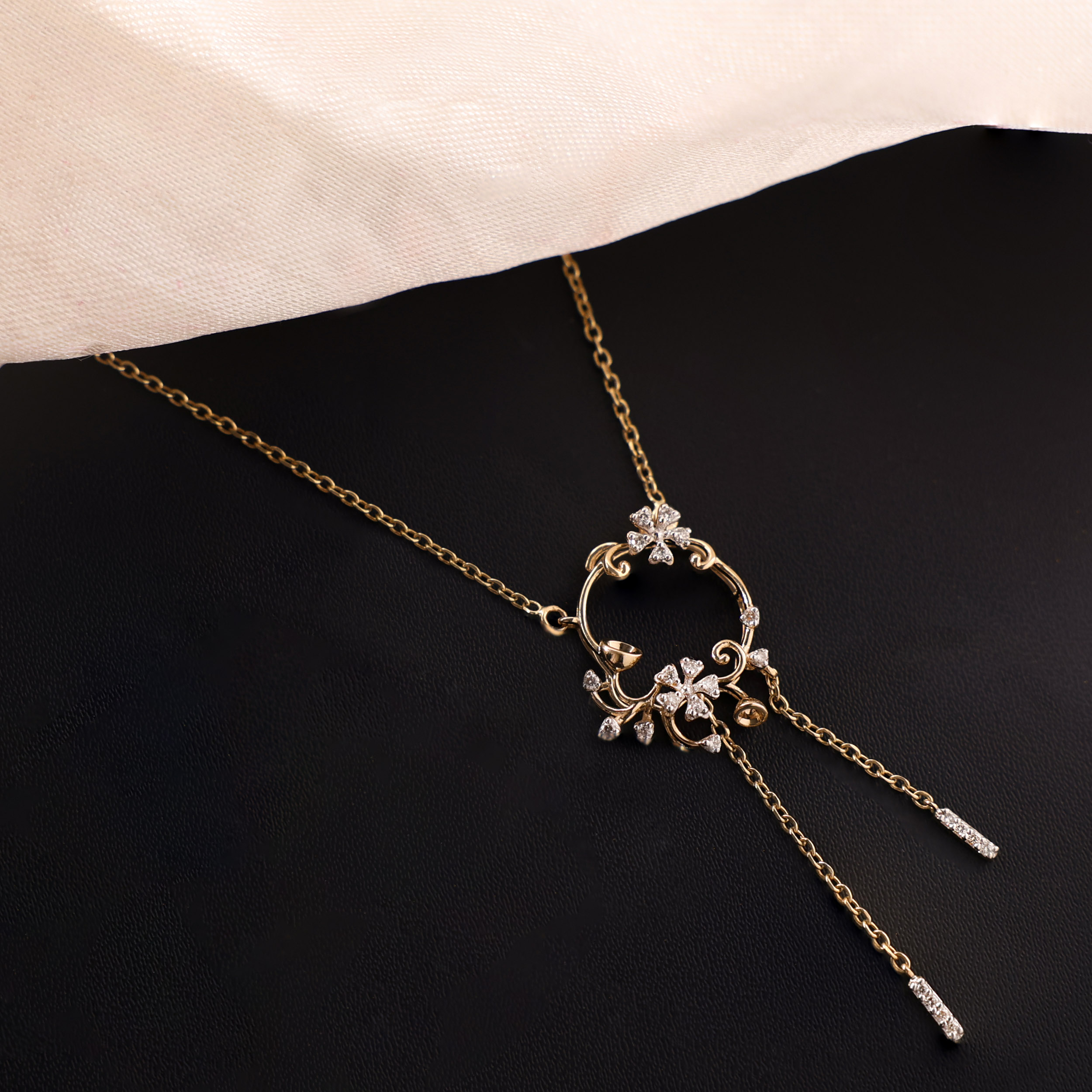 Divine Wreath Diamond Chain Pendant - Senco Gold and Diamonds