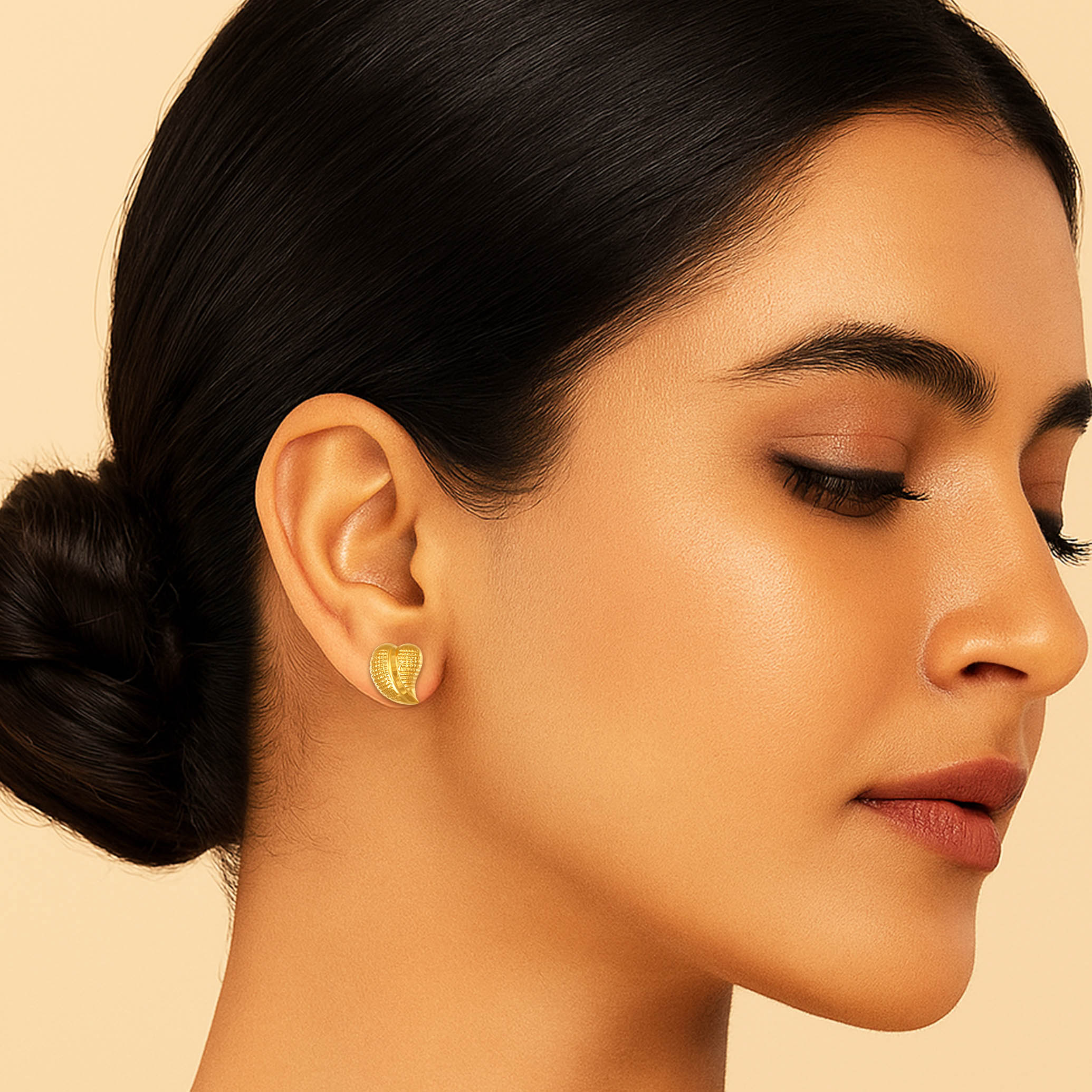 Elegant Vein Gold Studs - Senco Gold and Diamonds