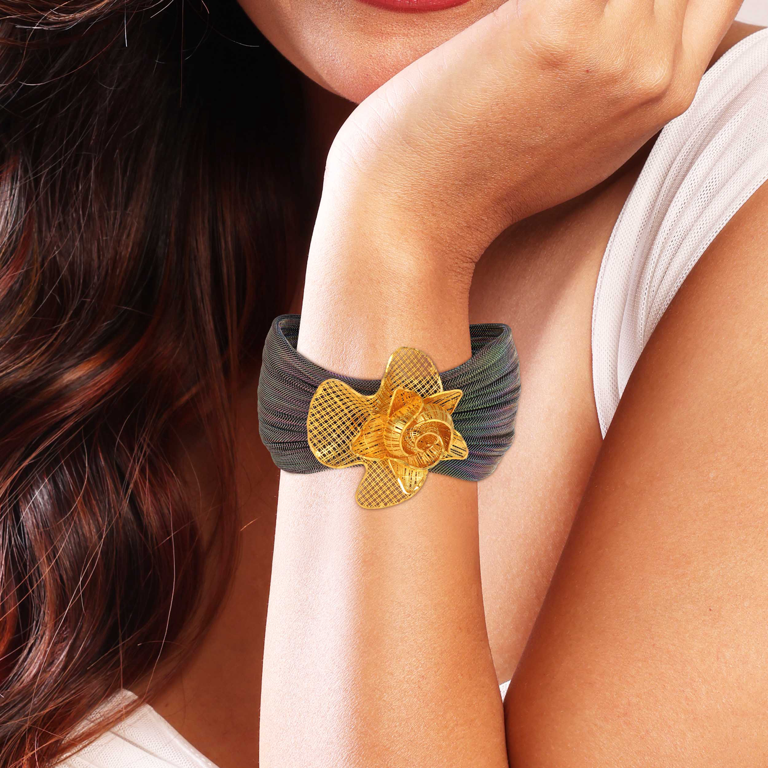 Iridescent Rose Stylised Gold Chur - Senco Gold and Diamonds